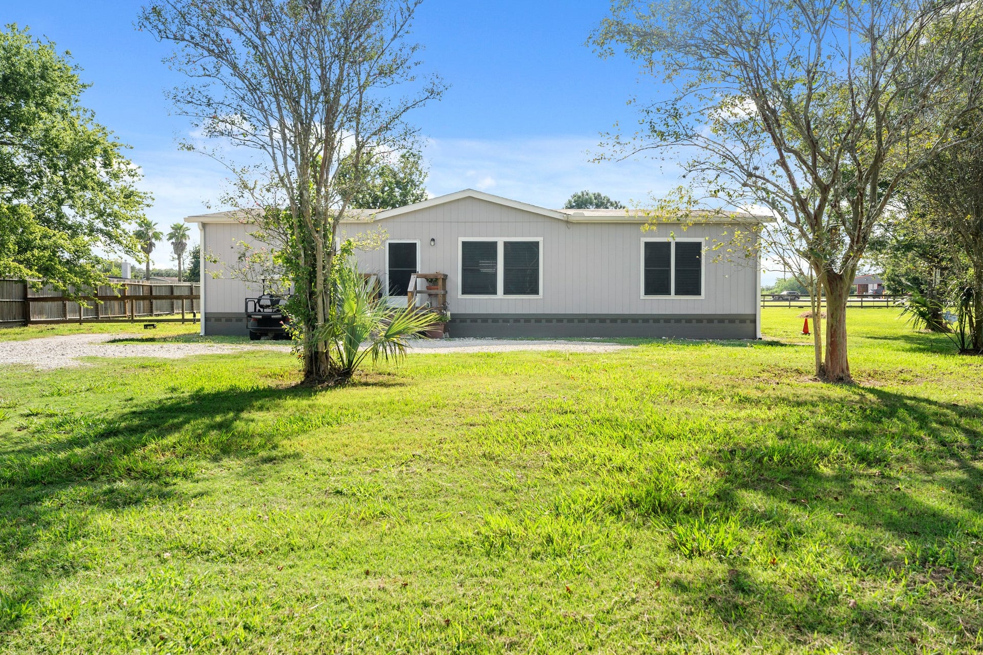 2576 County Road 144, Alvin, TX 77511 2576 County Road 144, Alvin, TX 77511