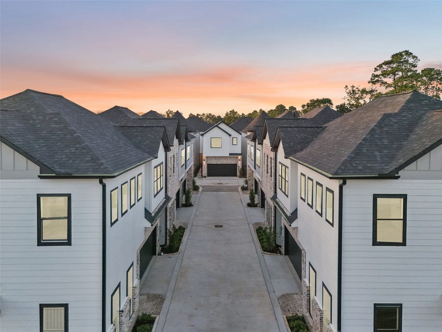 Property photo for 2590 W Tidwell Road, Houston, TX