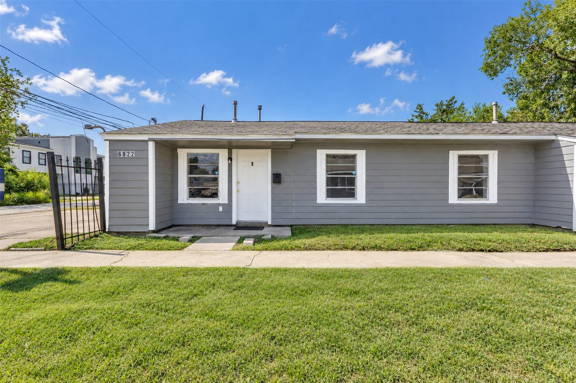 6822 WESTON STREET, Houston, TX 77021 6822 WESTON STREET, Houston, TX 77021