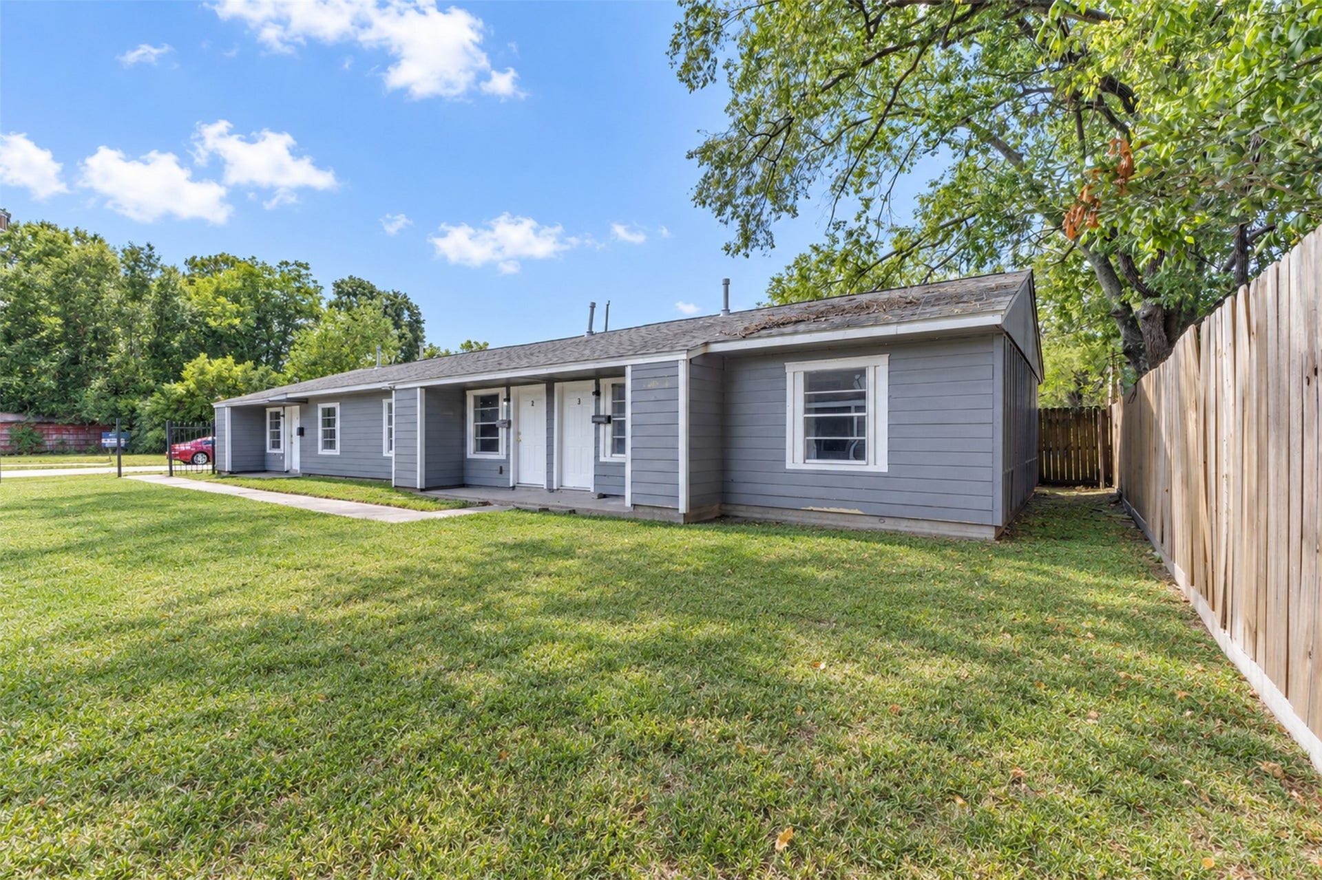 6822 WESTON STREET, Houston, TX 77021 6822 WESTON STREET, Houston, TX 77021