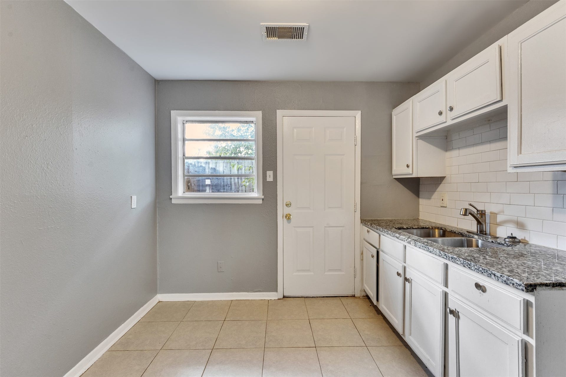 6822 WESTON STREET, Houston, TX 77021 6822 WESTON STREET, Houston, TX 77021