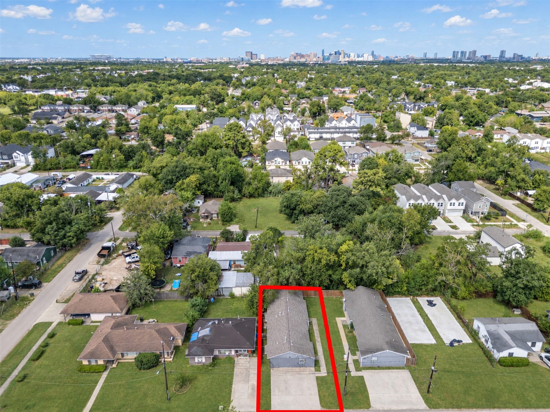 6822 WESTON STREET, Houston, TX 77021 6822 WESTON STREET, Houston, TX 77021