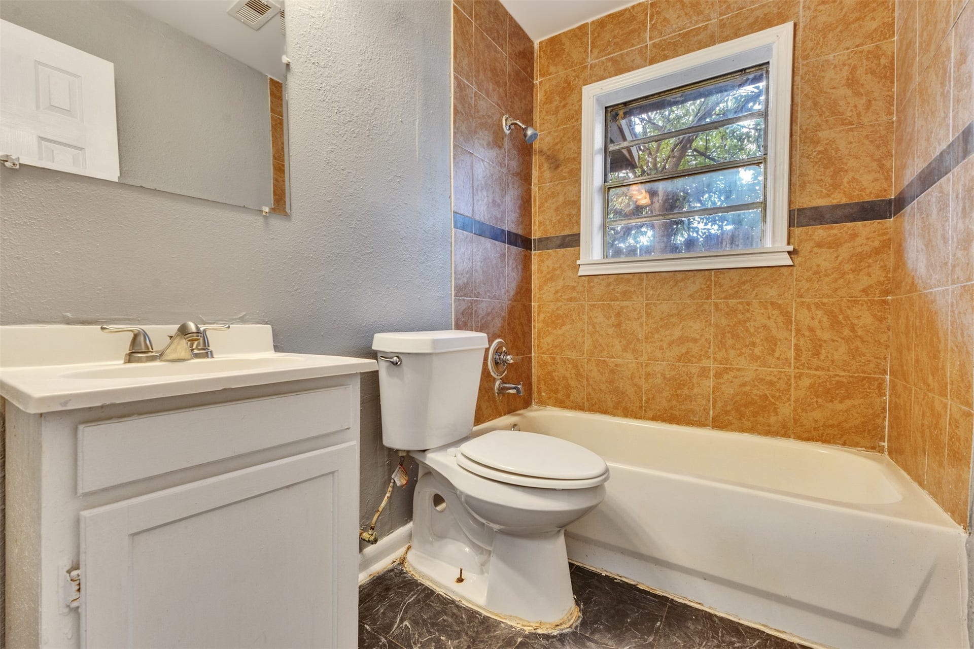 6822 WESTON STREET, Houston, TX 77021 6822 WESTON STREET, Houston, TX 77021