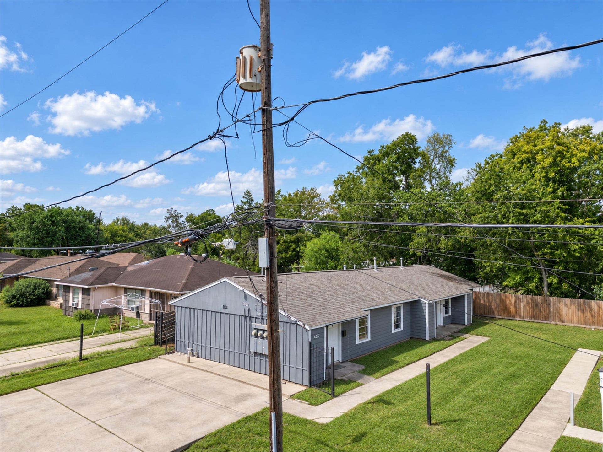 6822 WESTON STREET, Houston, TX 77021 6822 WESTON STREET, Houston, TX 77021