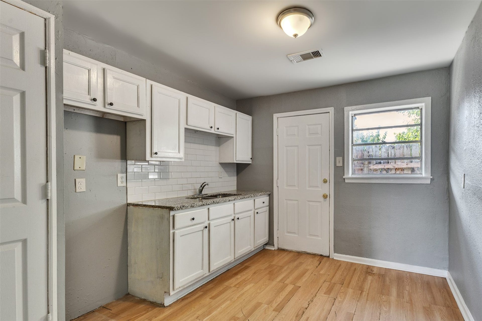 6822 WESTON STREET, Houston, TX 77021 6822 WESTON STREET, Houston, TX 77021