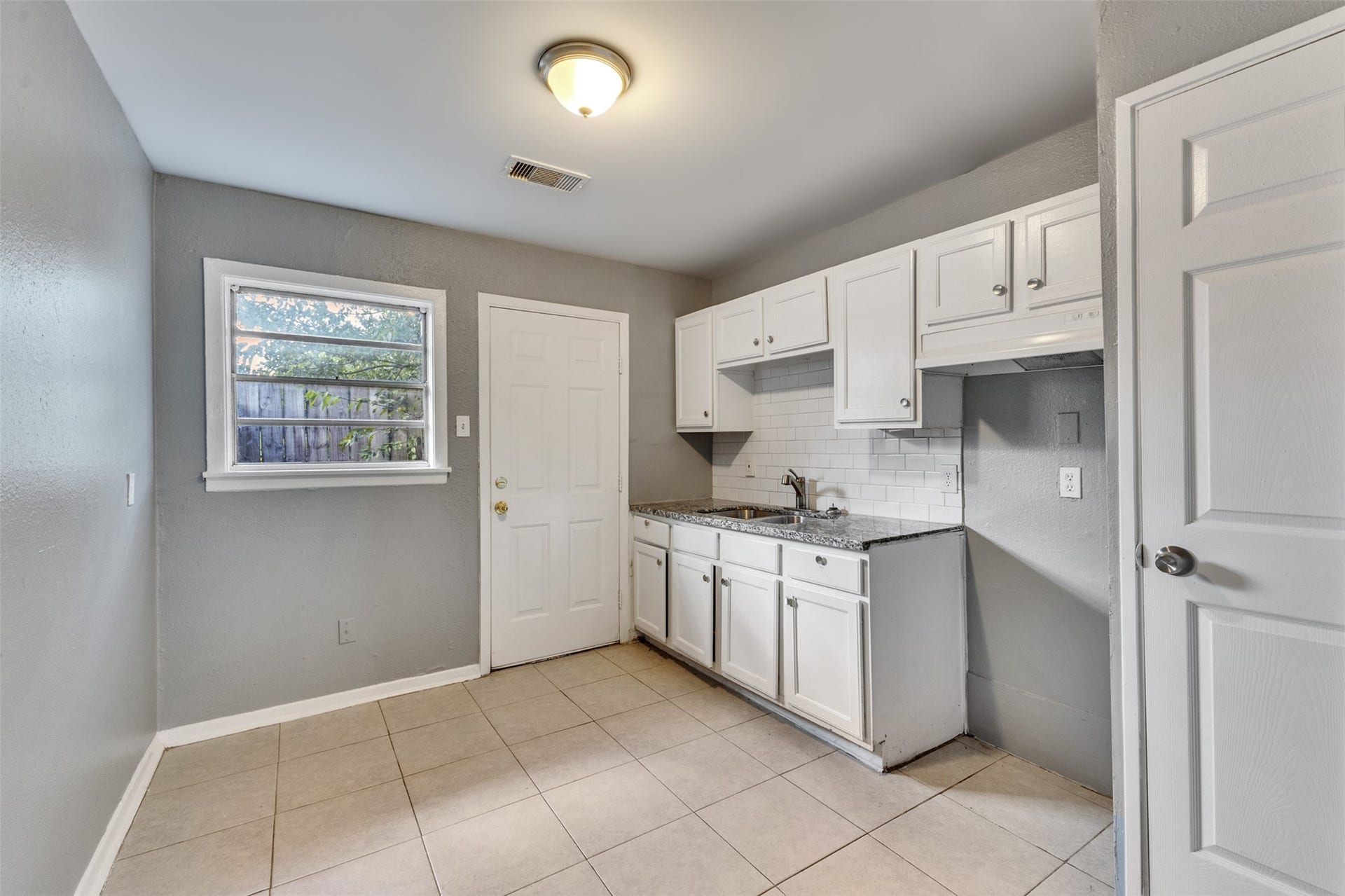 6822 WESTON STREET, Houston, TX 77021 6822 WESTON STREET, Houston, TX 77021