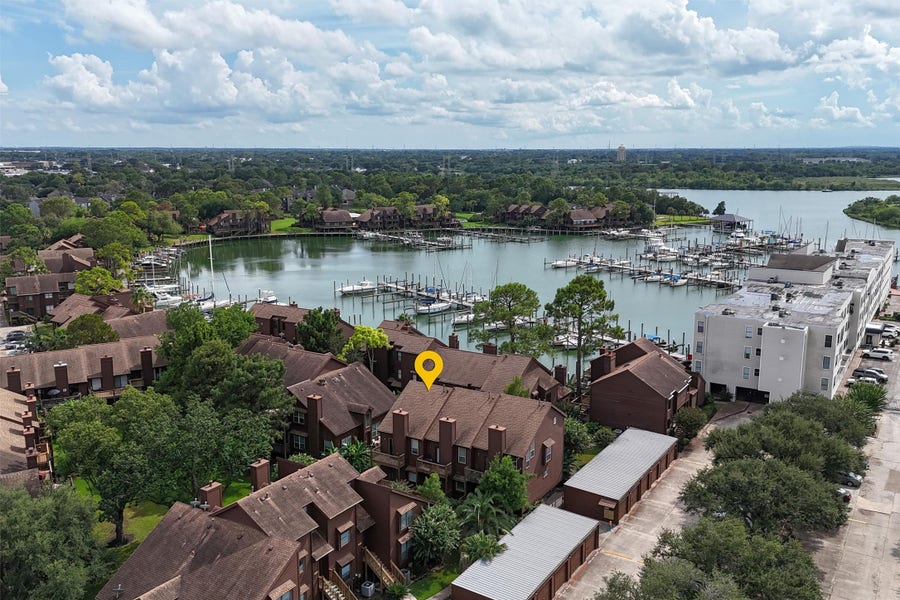 Property photo for 813 Davis Road, League City, TX