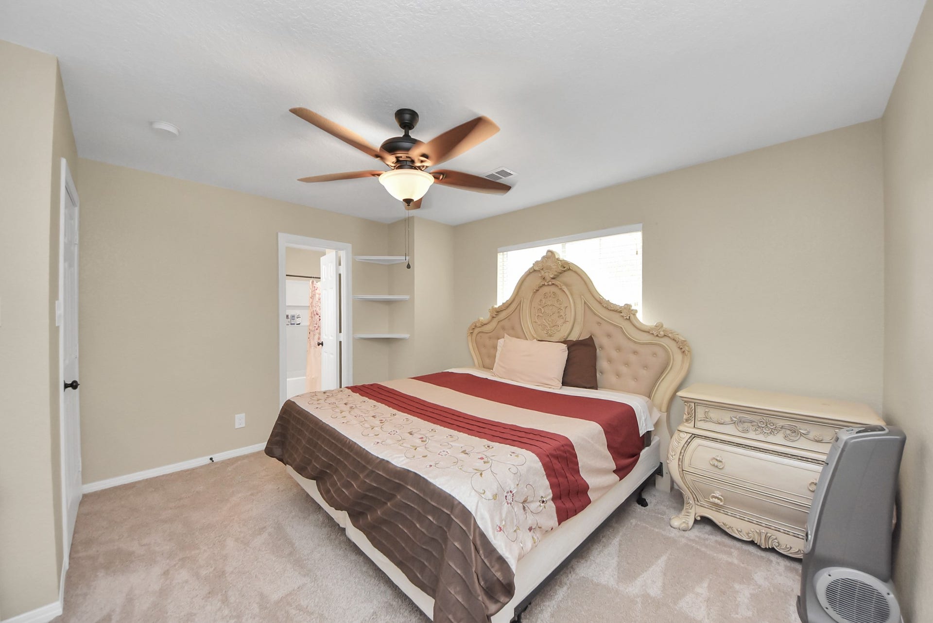 1910 Avenue L, Santa Fe, TX 77510 Main house upstairs bedroom #3 ! This room connects to the upstairs bathroom
