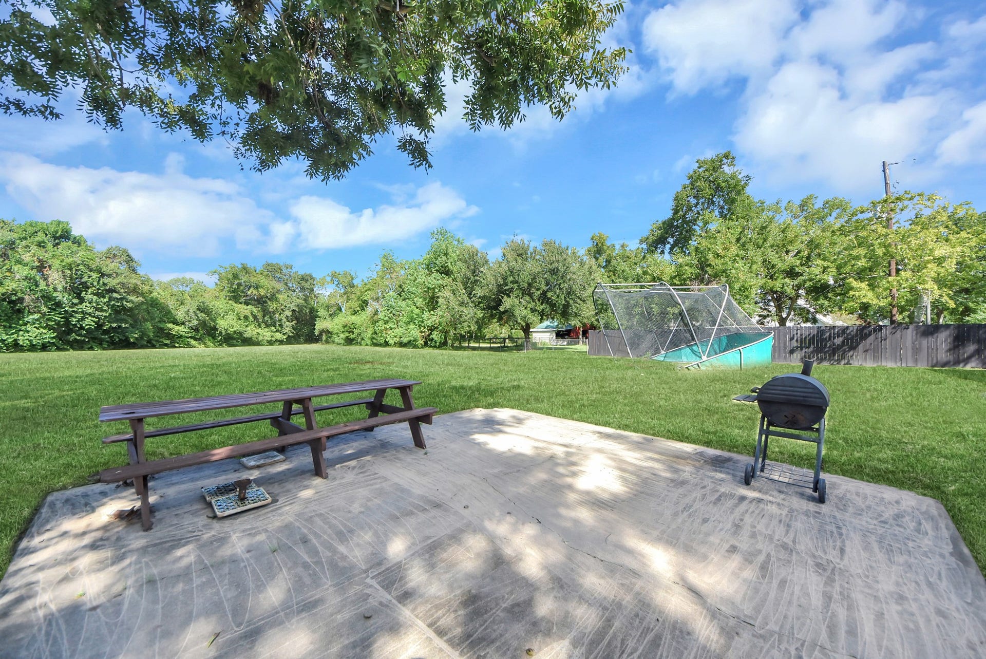 1910 Avenue L, Santa Fe, TX 77510 A baseball field in the back for those family reunions!