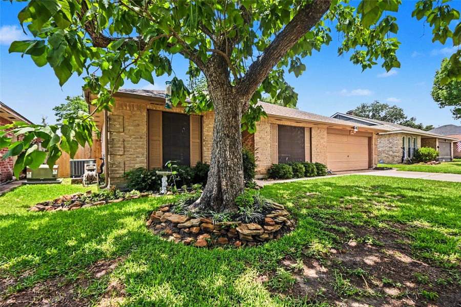 Property photo for 8518 Ashwyne Lane, La Porte, TX