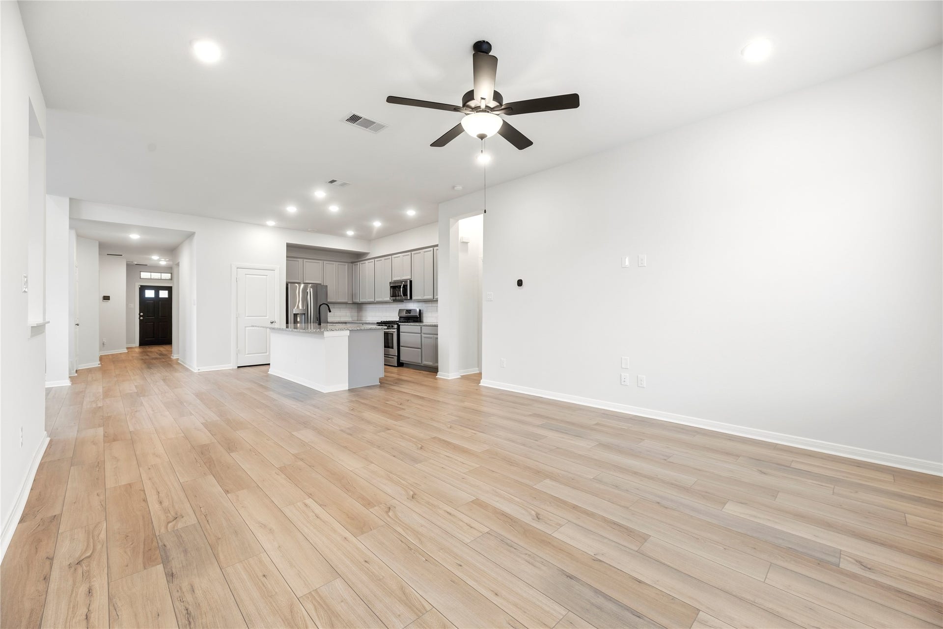 1253 Wandering Brook Street, Magnolia, TX 77354 1253 Wandering Brook Street, Magnolia, TX 77354