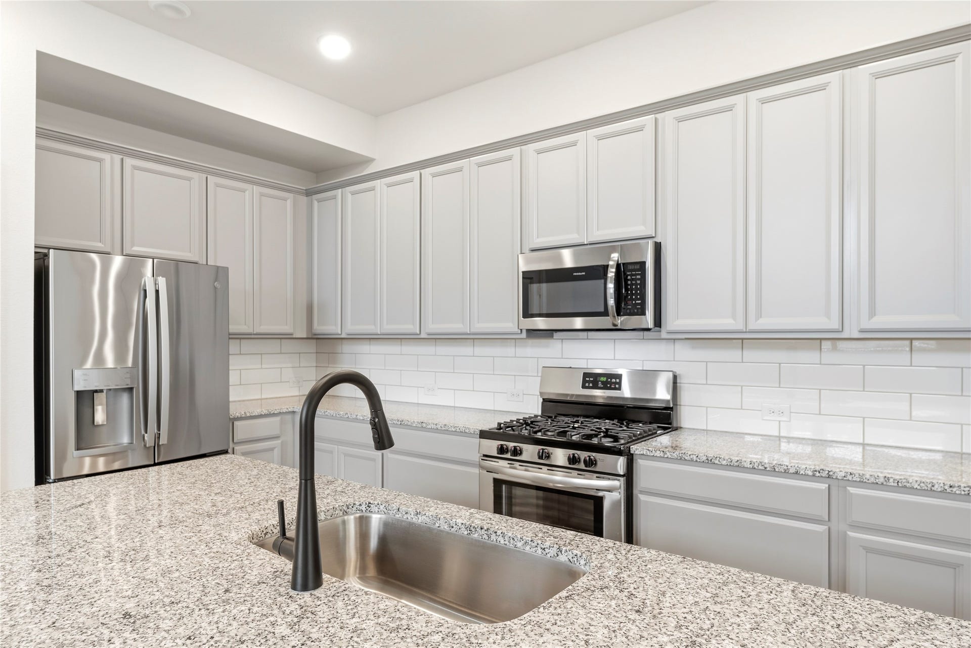 1253 Wandering Brook Street, Magnolia, TX 77354 1253 Wandering Brook Street, Magnolia, TX 77354