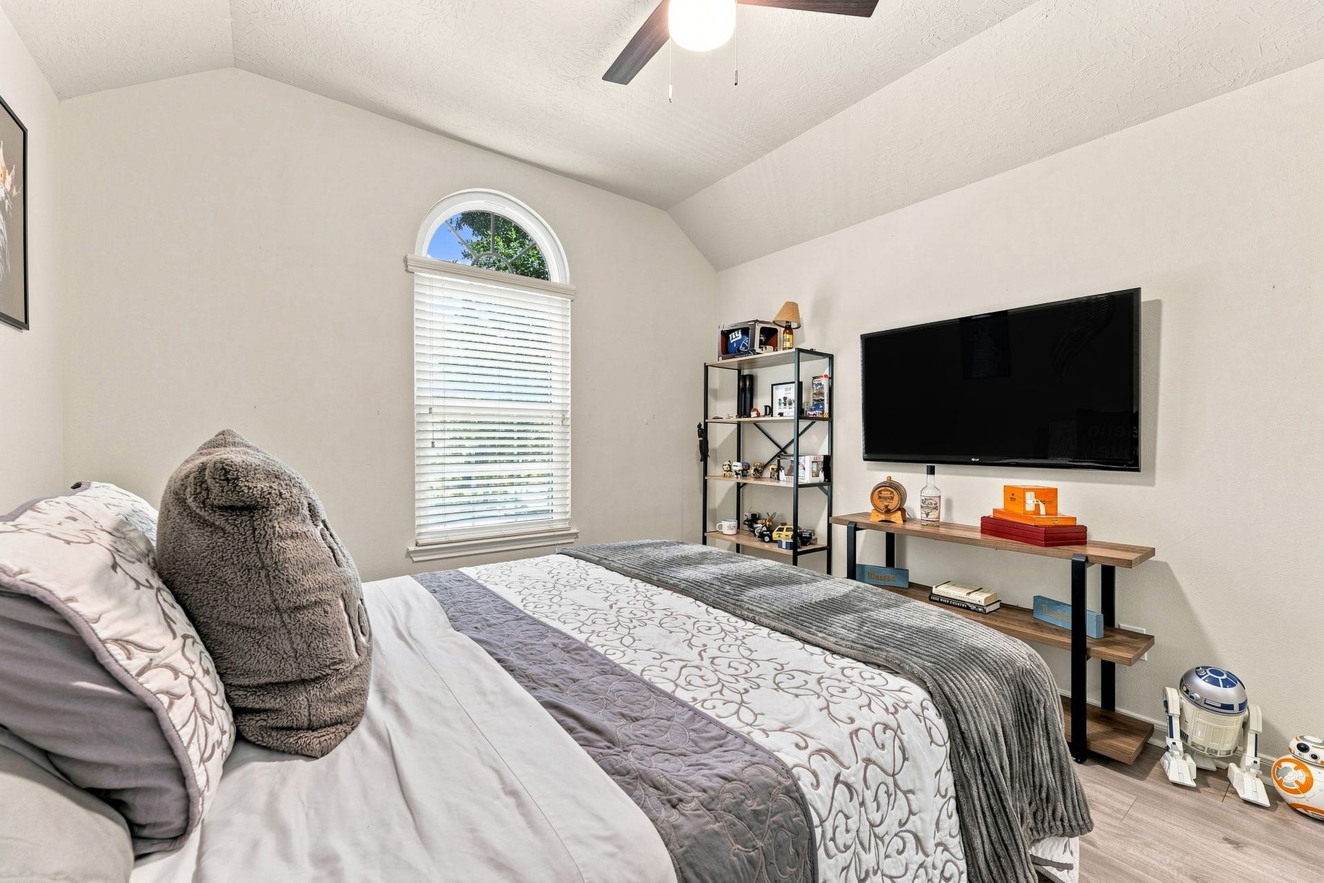 1022 Summer Park Boulevard, Conroe, TX 77303 1022 Summer Park Boulevard, Conroe, TX 77303