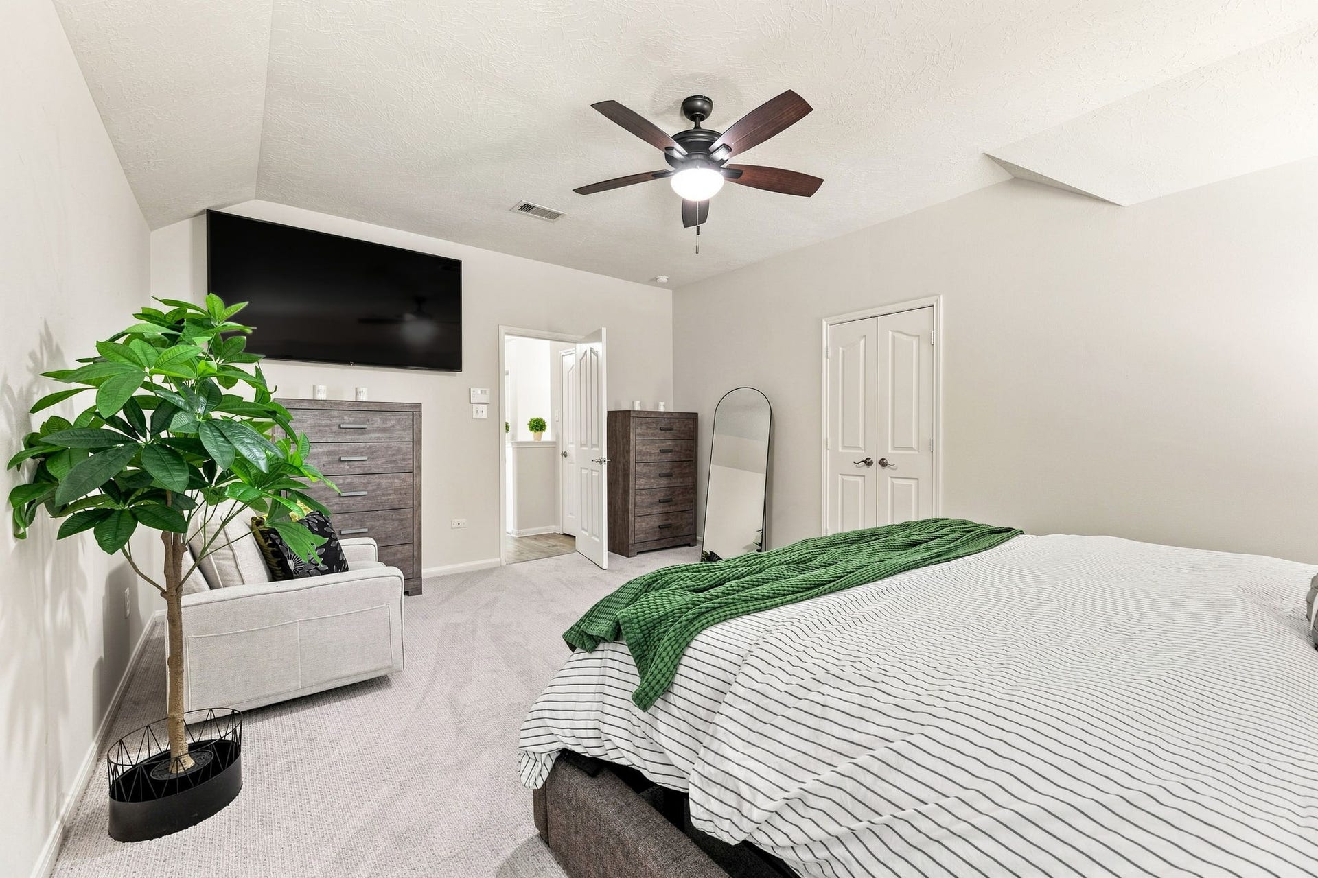 1022 Summer Park Boulevard, Conroe, TX 77303 1022 Summer Park Boulevard, Conroe, TX 77303