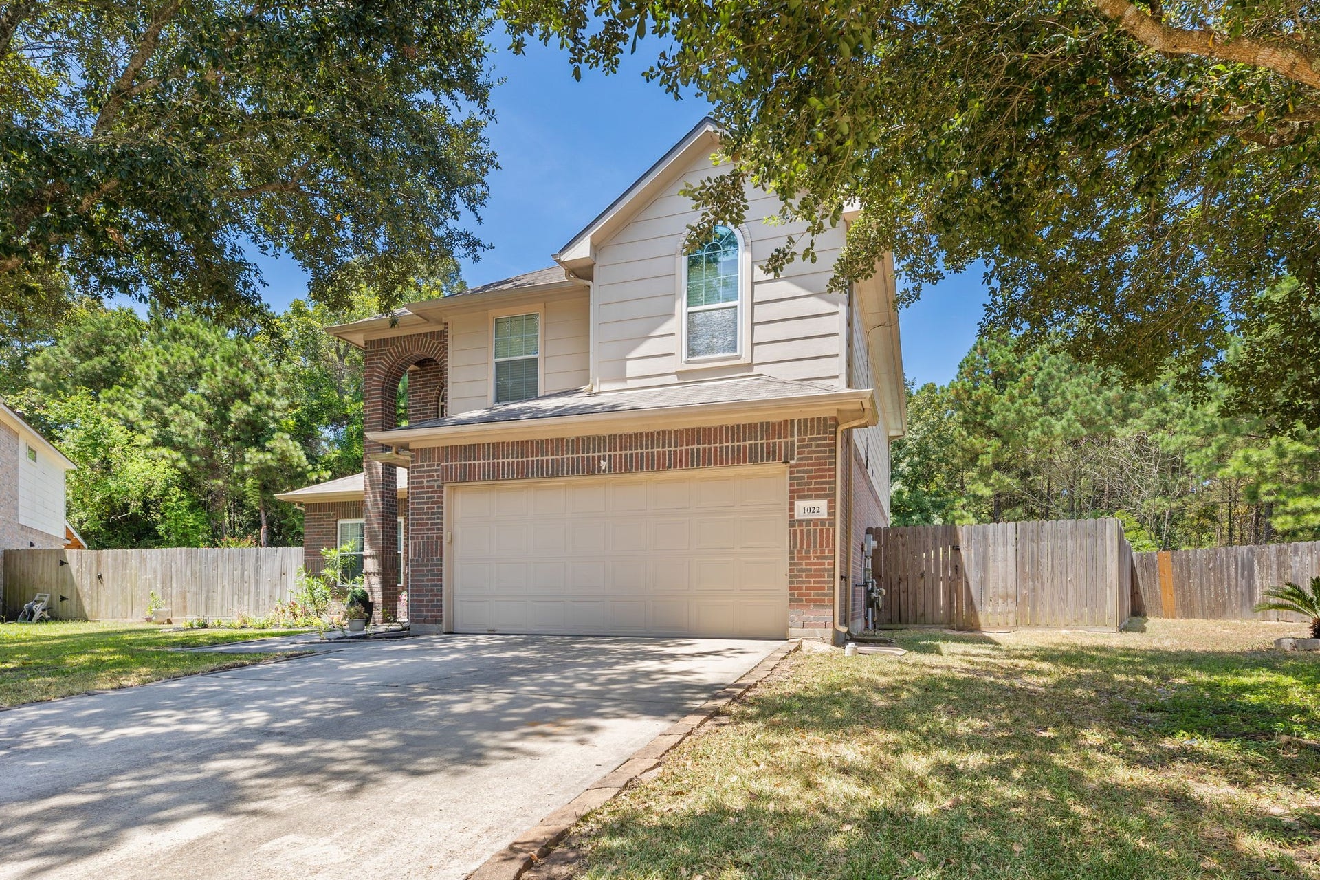 1022 Summer Park Boulevard, Conroe, TX 77303 1022 Summer Park Boulevard, Conroe, TX 77303