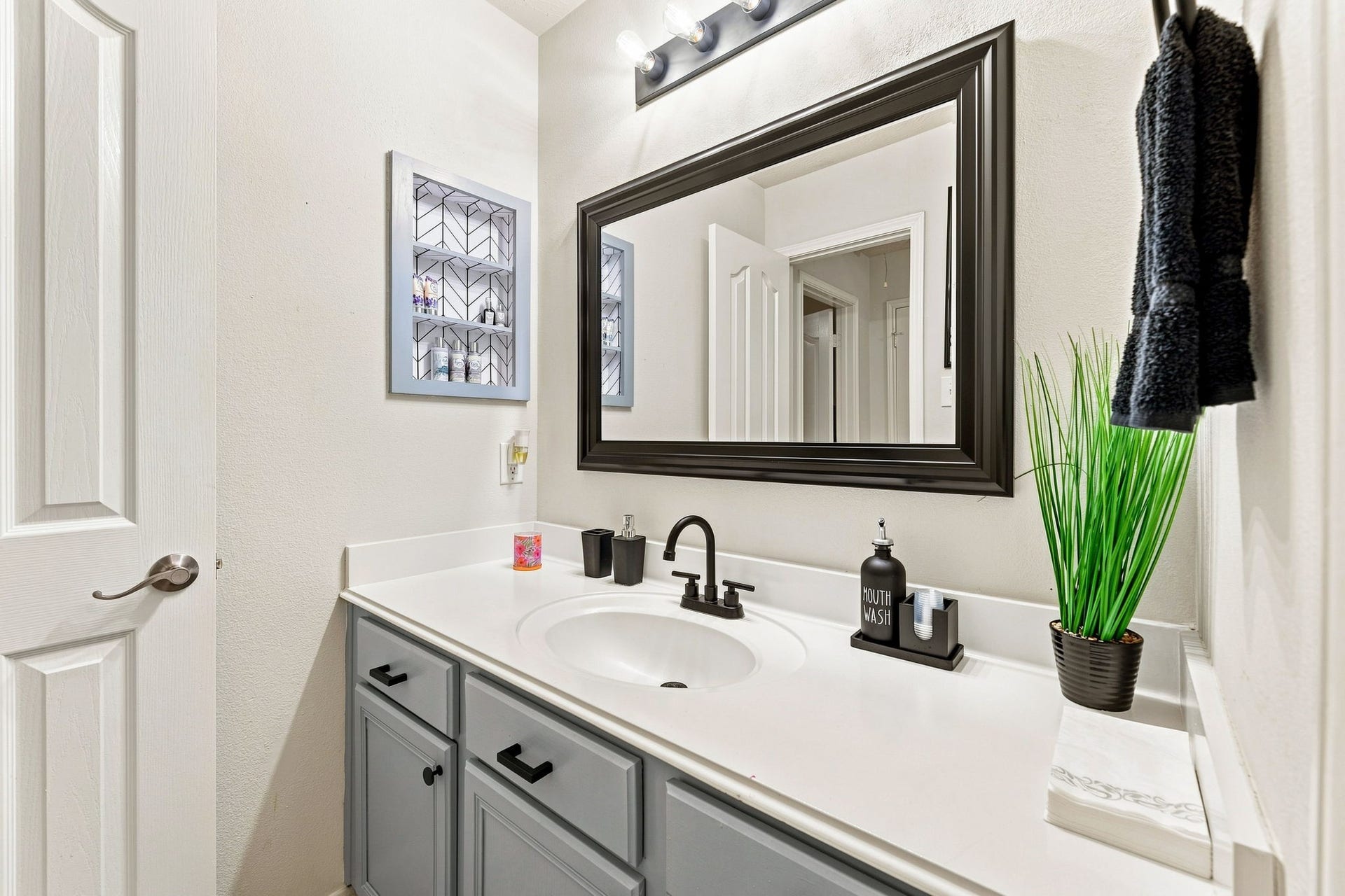 1022 Summer Park Boulevard, Conroe, TX 77303 1022 Summer Park Boulevard, Conroe, TX 77303