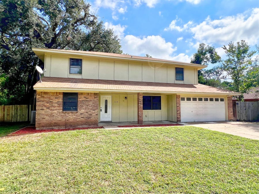 Property photo for 113 June Court, Richwood, TX