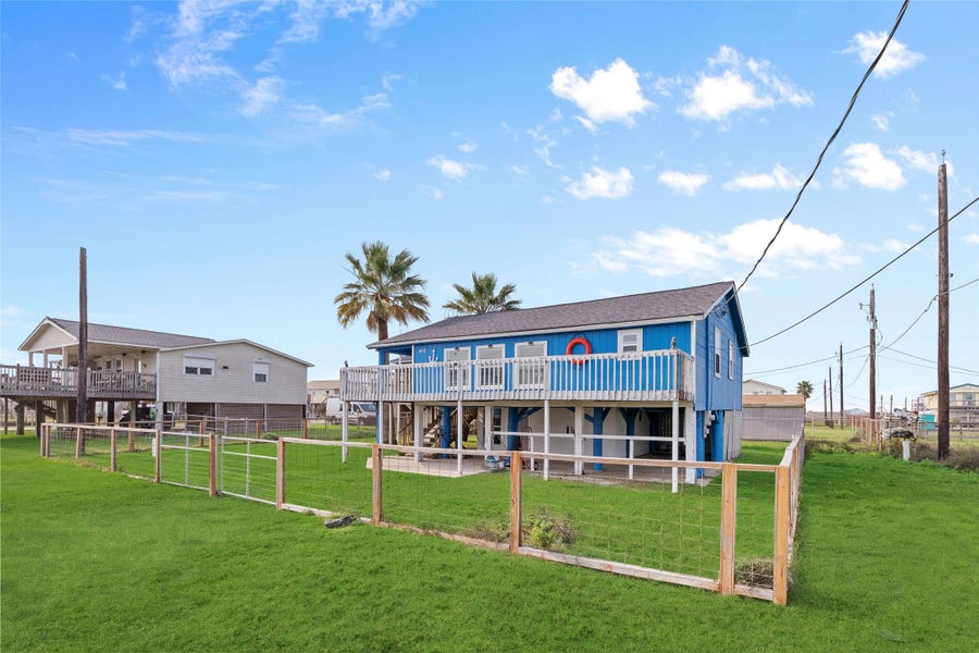 Property photo for 416 Seabean Street, Surfside Beach, TX