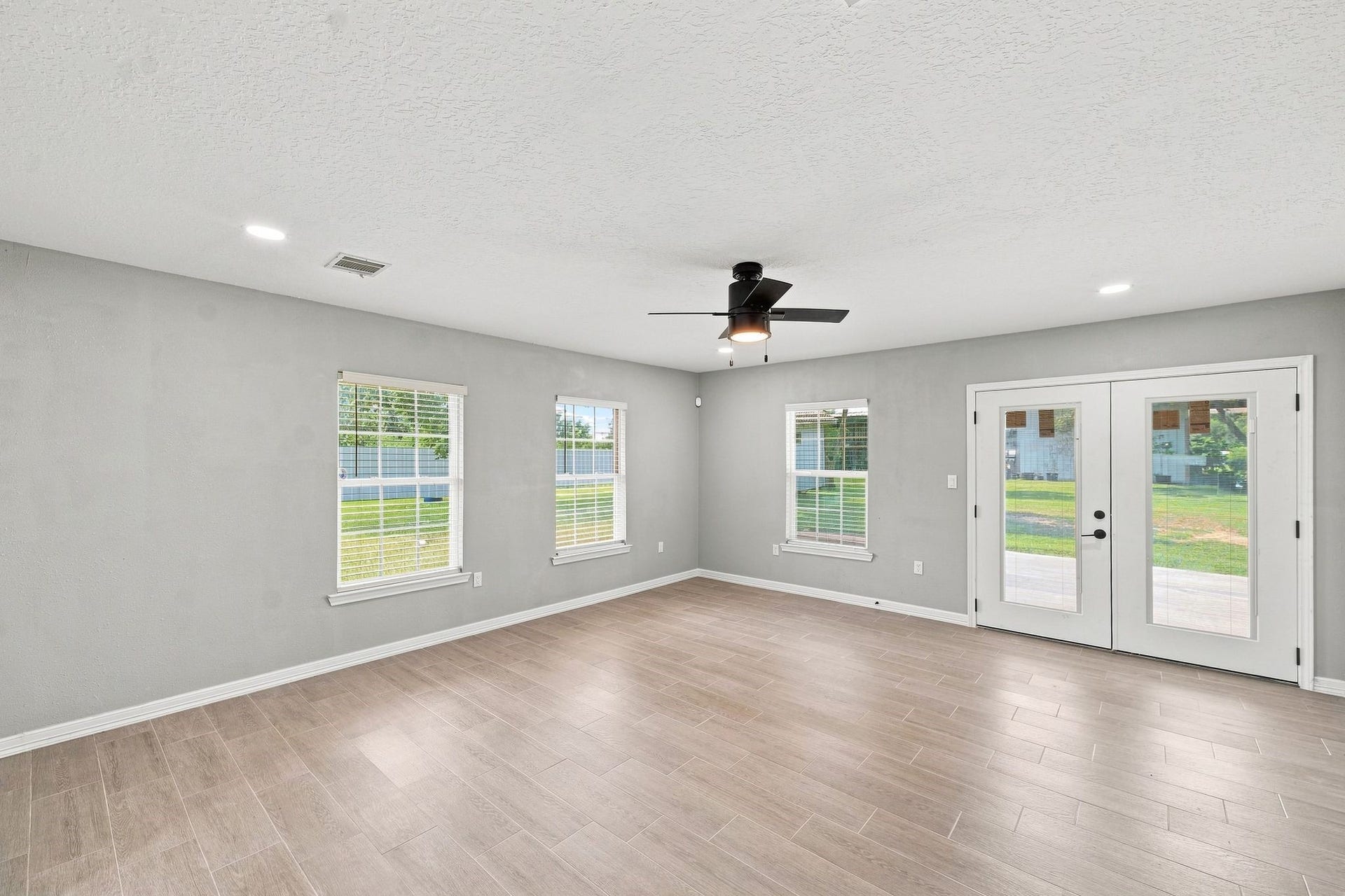 5930 County Road 396, Alvin, TX 77511 5930 County Road 396, Alvin, TX 77511