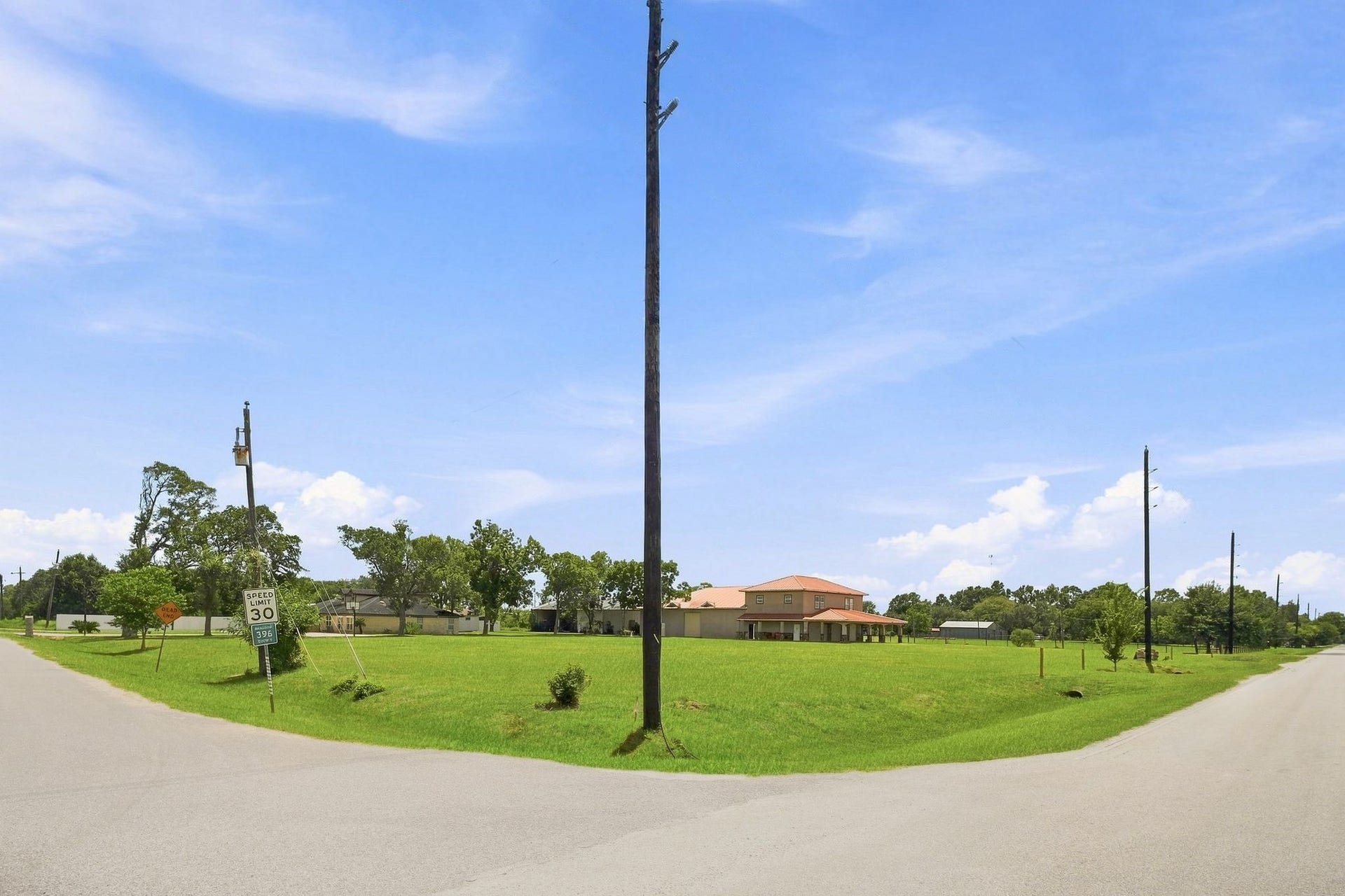 5930 County Road 396, Alvin, TX 77511 5930 County Road 396, Alvin, TX 77511