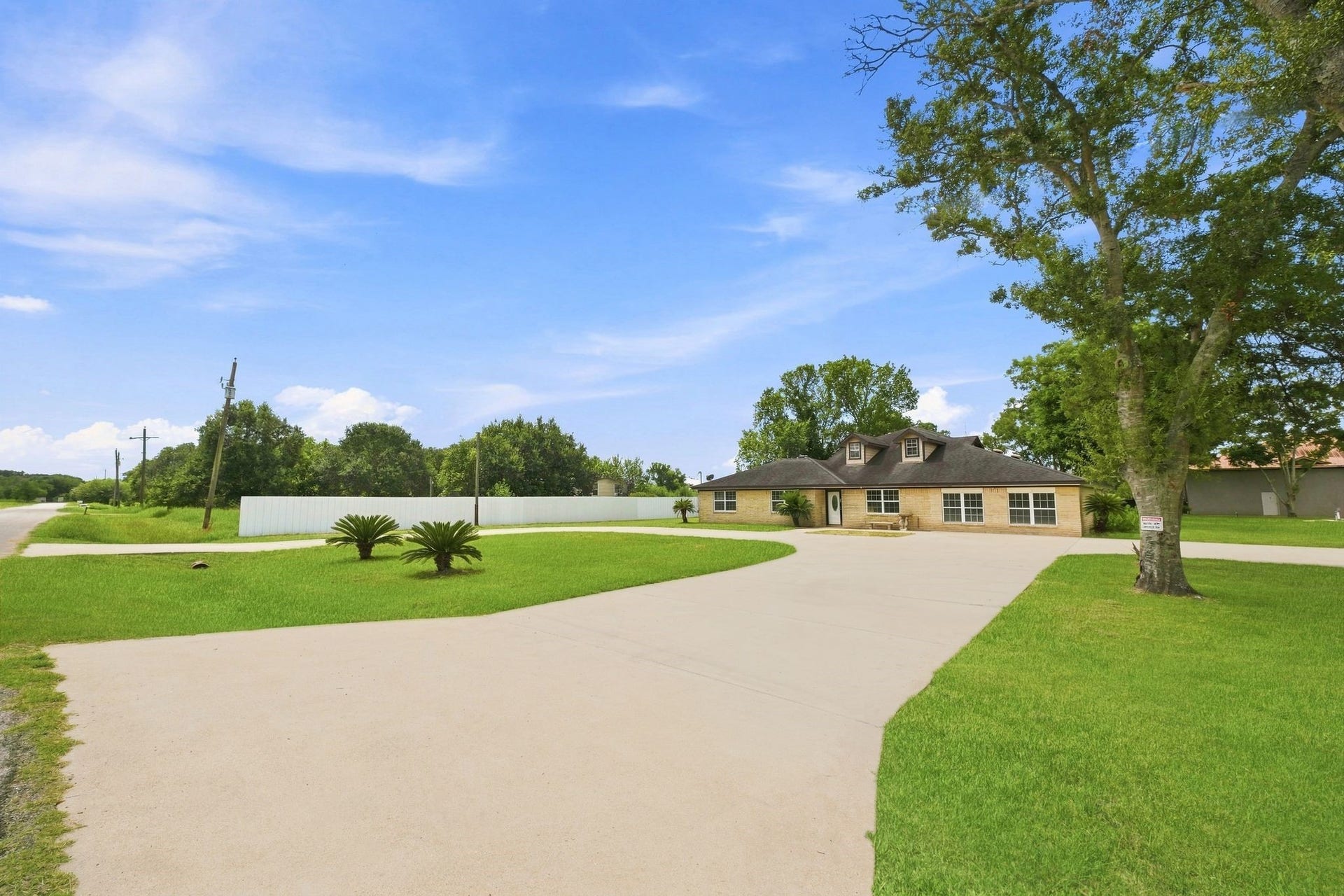5930 County Road 396, Alvin, TX 77511 5930 County Road 396, Alvin, TX 77511