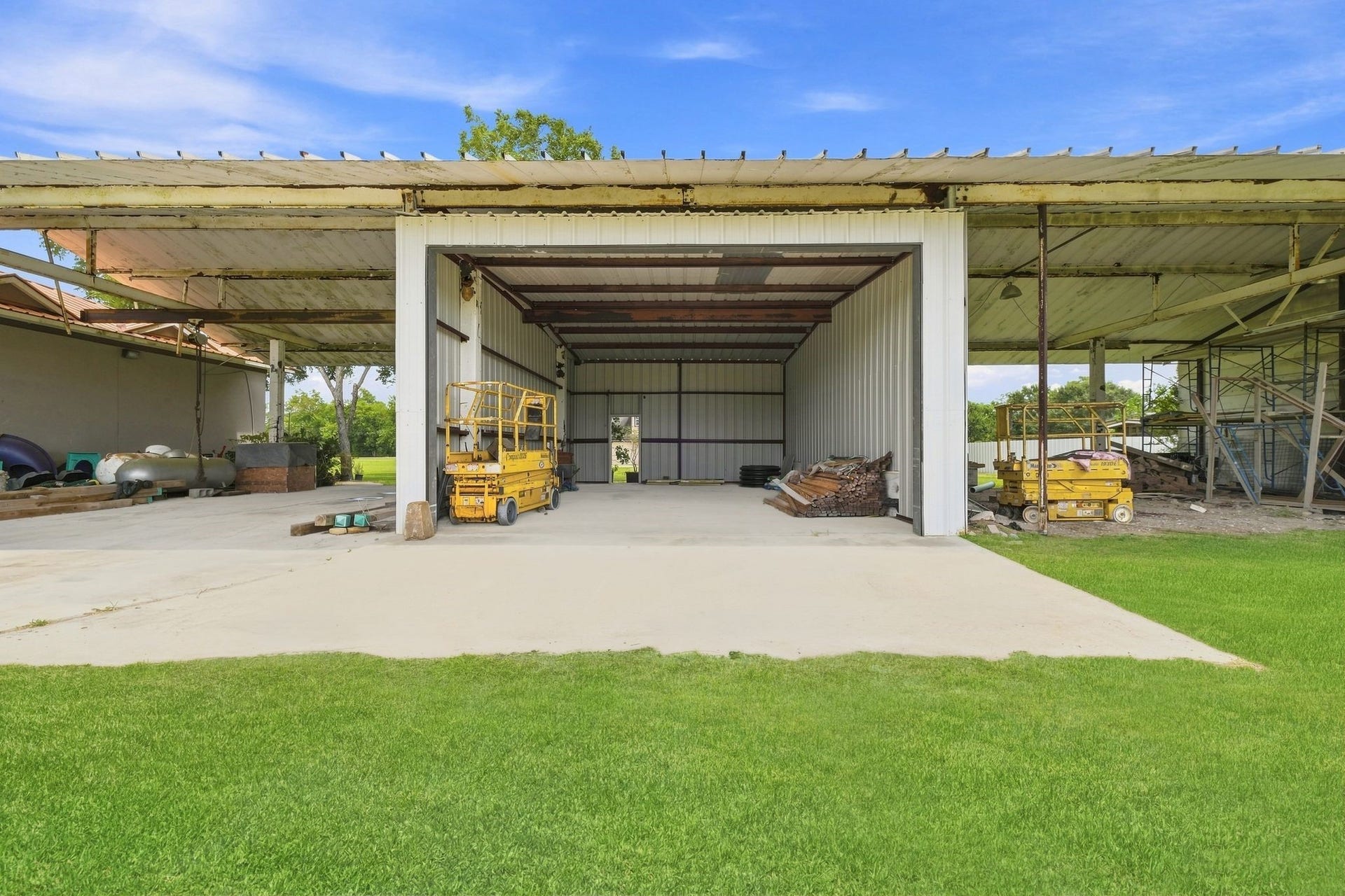 5930 County Road 396, Alvin, TX 77511 5930 County Road 396, Alvin, TX 77511