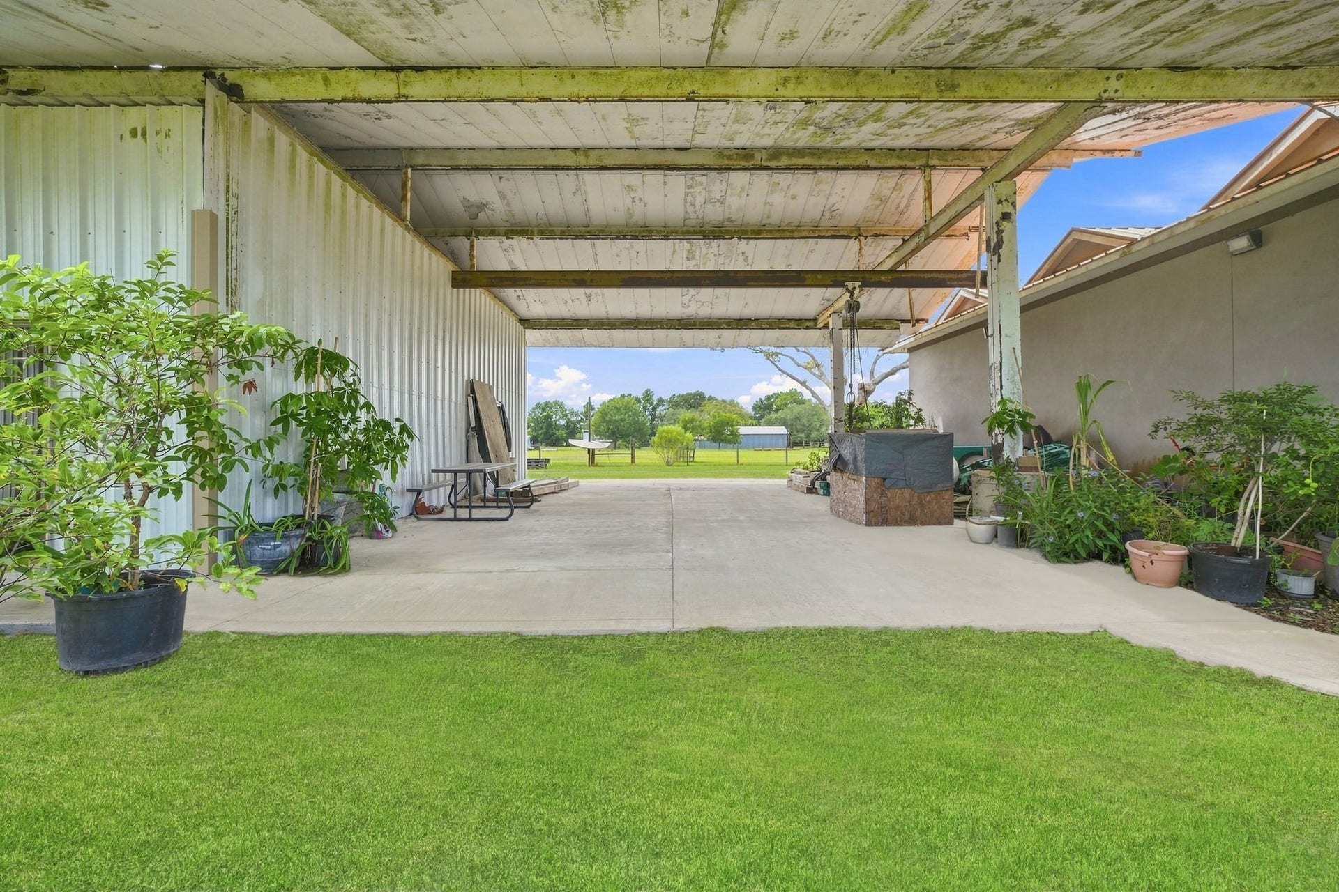 5930 County Road 396, Alvin, TX 77511 5930 County Road 396, Alvin, TX 77511