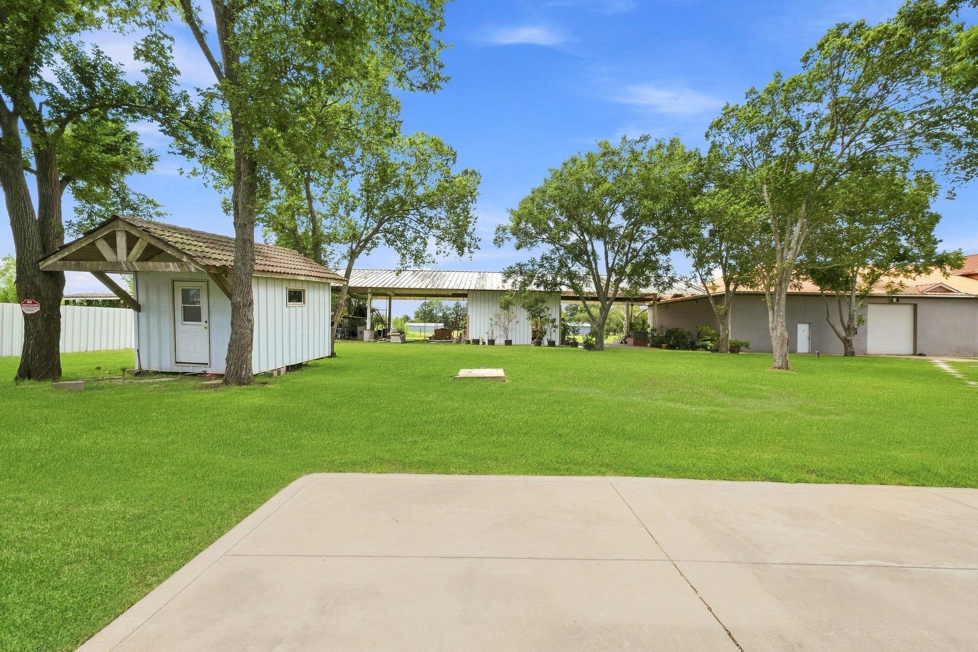 5930 County Road 396, Alvin, TX 77511 5930 County Road 396, Alvin, TX 77511