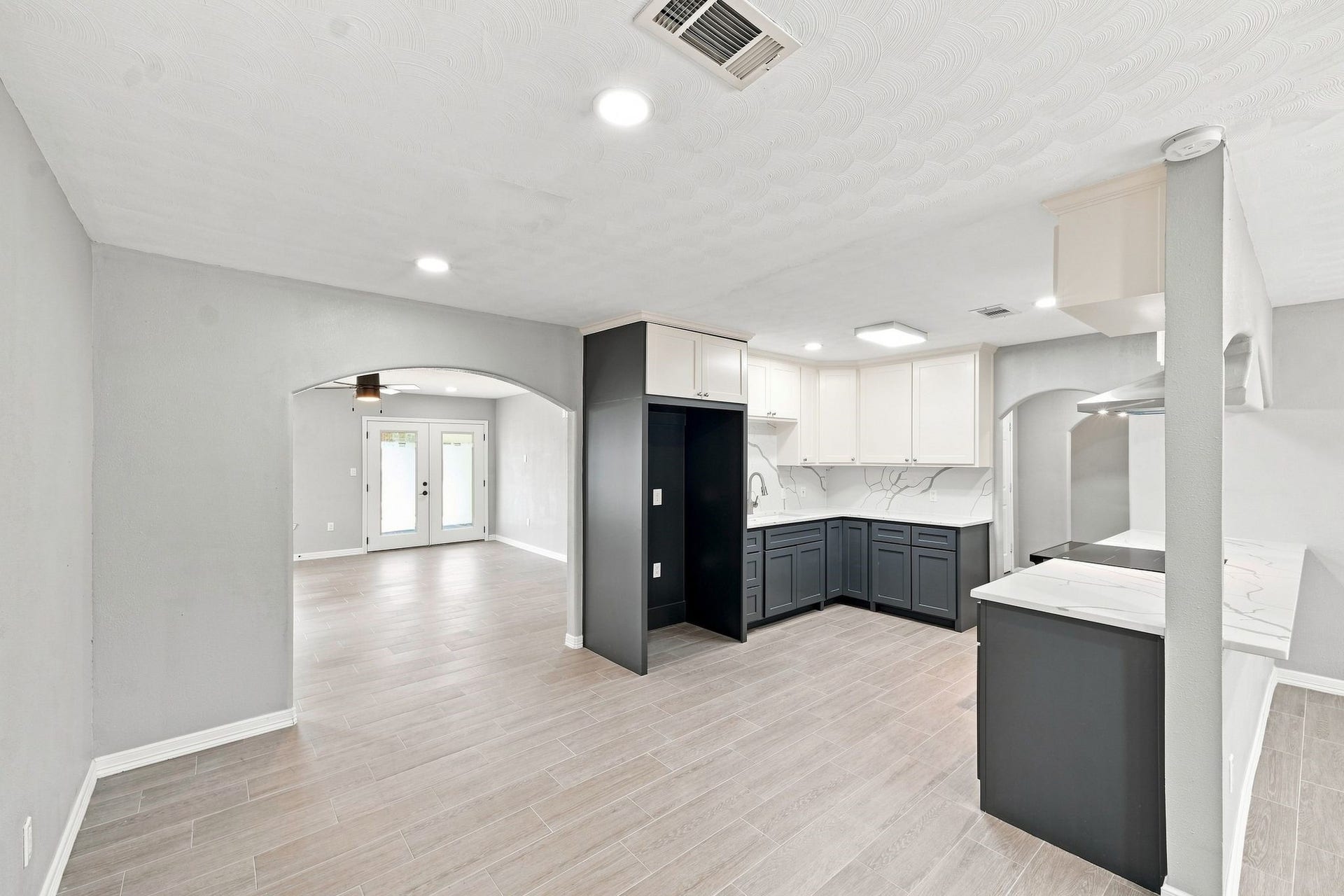 5930 County Road 396, Alvin, TX 77511 5930 County Road 396, Alvin, TX 77511