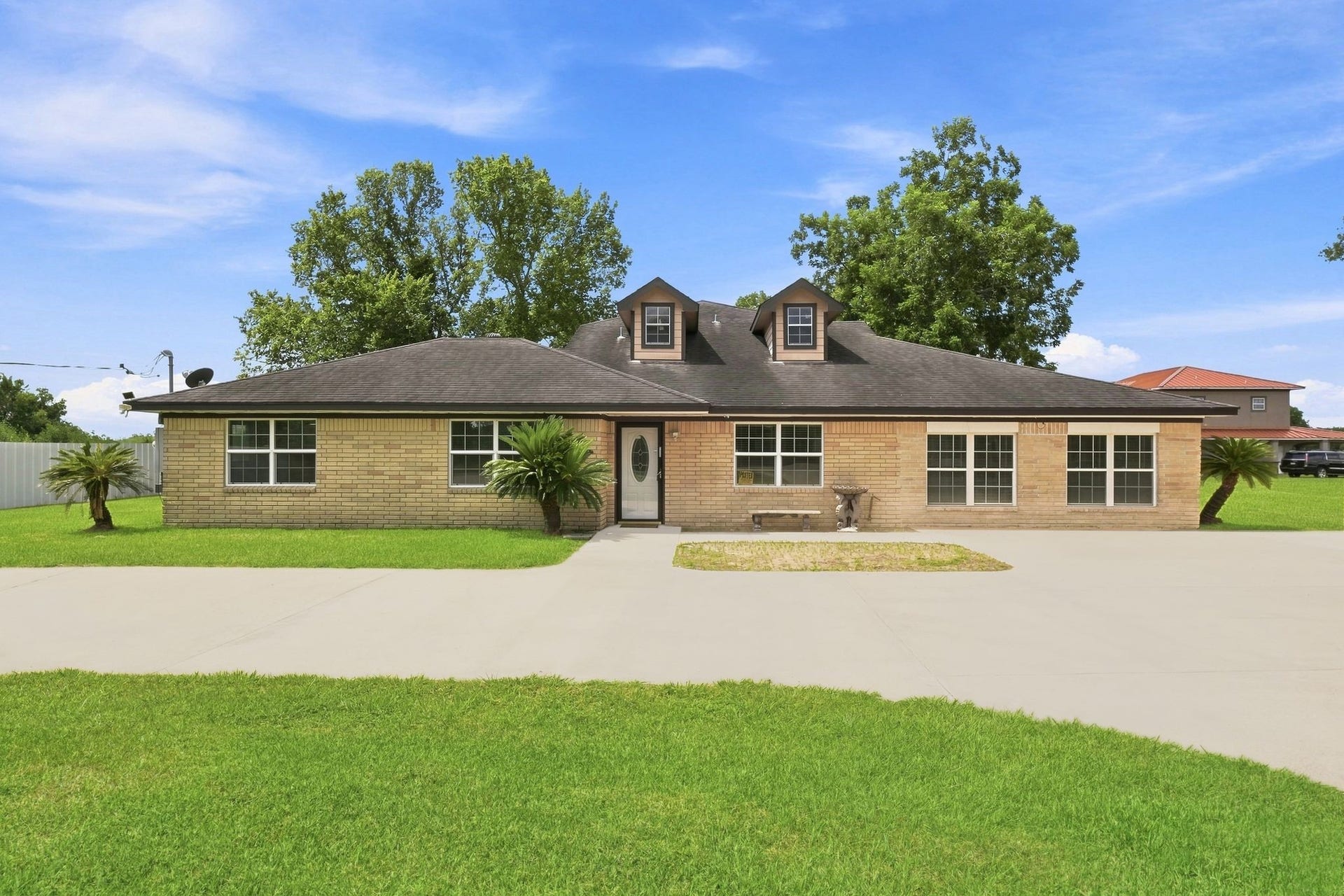 5930 County Road 396, Alvin, TX 77511 5930 County Road 396, Alvin, TX 77511