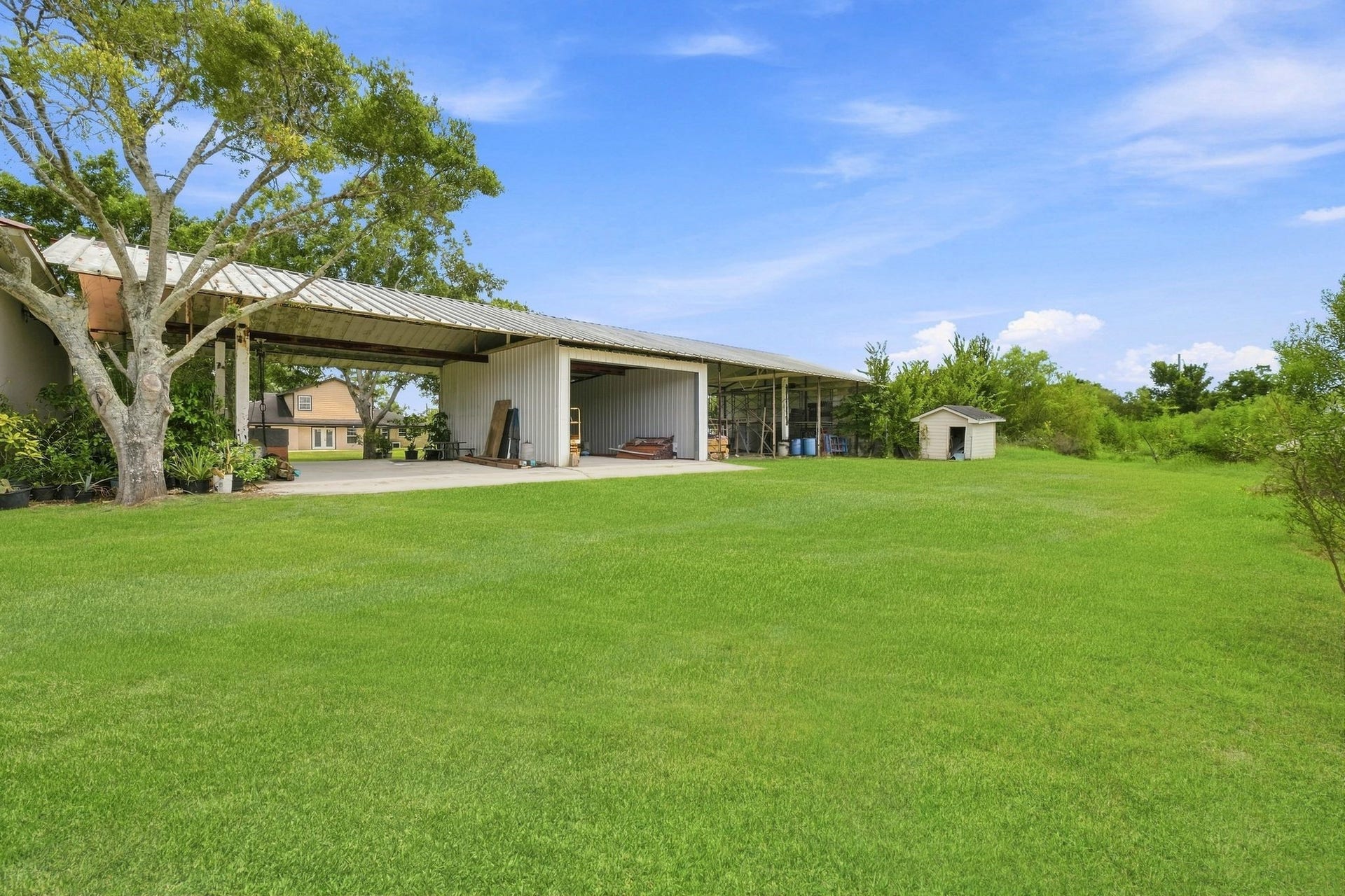 5930 County Road 396, Alvin, TX 77511 5930 County Road 396, Alvin, TX 77511