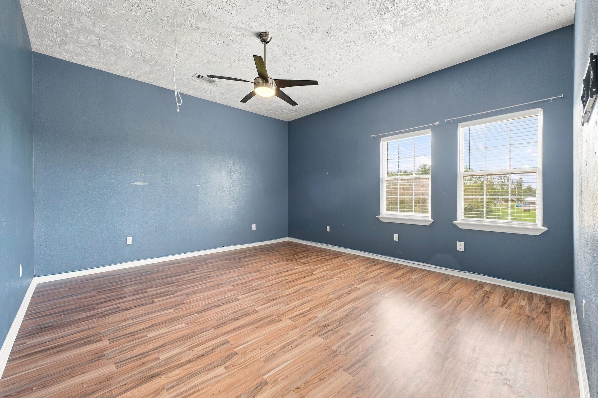 5930 County Road 396, Alvin, TX 77511 5930 County Road 396, Alvin, TX 77511