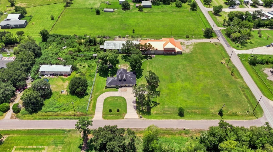 Property photo for 5930 County Road 396, Alvin, TX
