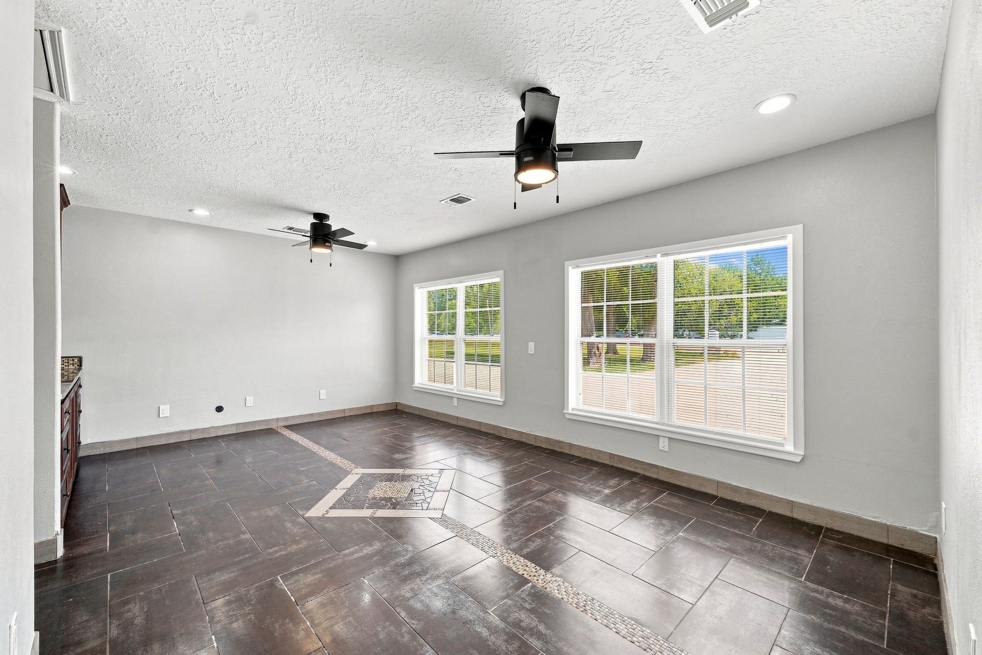 5930 County Road 396, Alvin, TX 77511 5930 County Road 396, Alvin, TX 77511