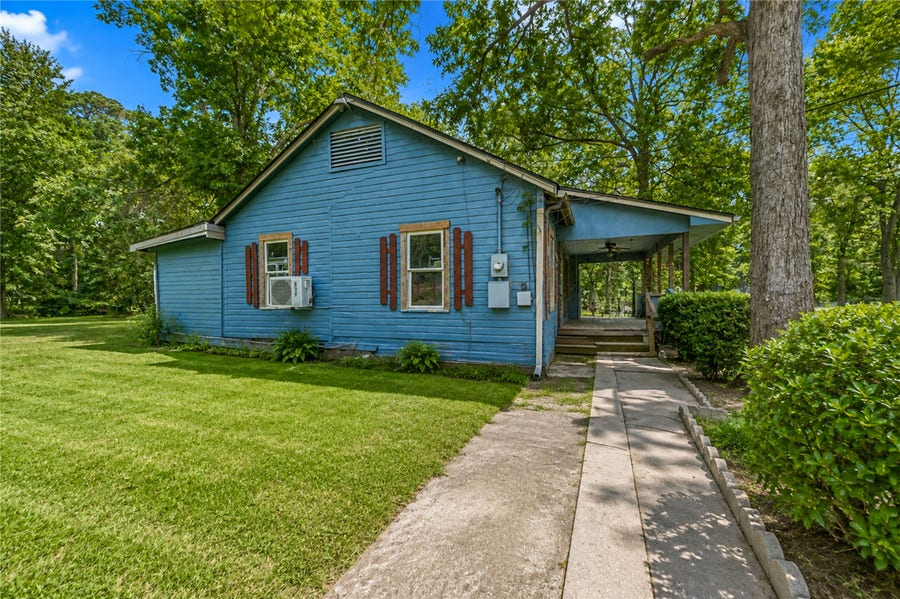 Property photo for 19426 Trail Oak Drive, Conroe, TX