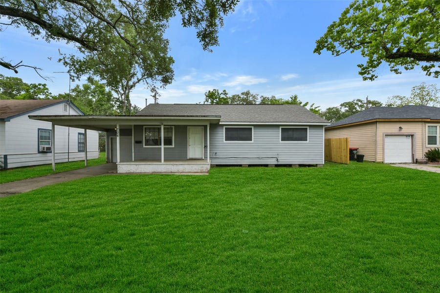Property photo for 708 E Republic Avenue, Baytown, TX