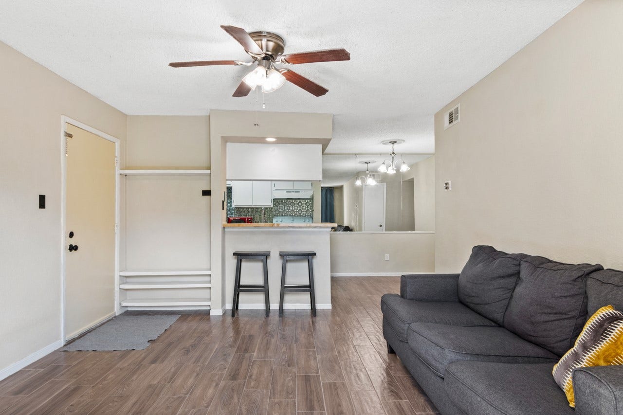 250 El Dorado Boulevard, #259, Webster, TX 77598 Bonus sofa bed ideal for overnight guests