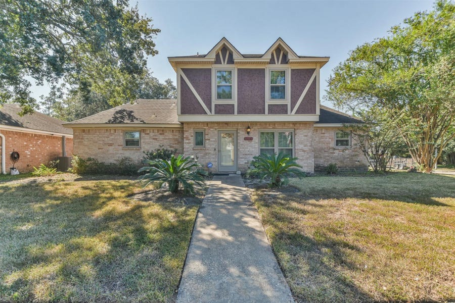 Property photo for 1602 N Hollow Drive, Humble, TX