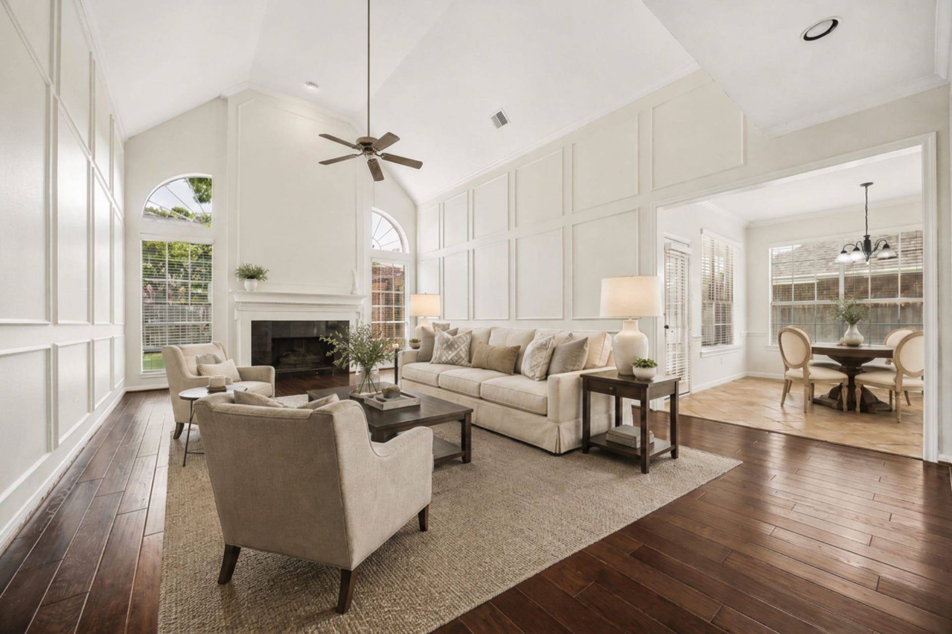 4103 STONE EDGE COURT, Sugar Land, TX 77479 SOARING CEILINGS, RICH WOOD FLOORS, FRESH PAINT AND A STATEMENT FIREPLACE CREATE A BRIGHT, OPEN FAMILY ROOM WITH BEAUTIFUL ARCHITECTURAL DETAIL.
*Virtually Staged