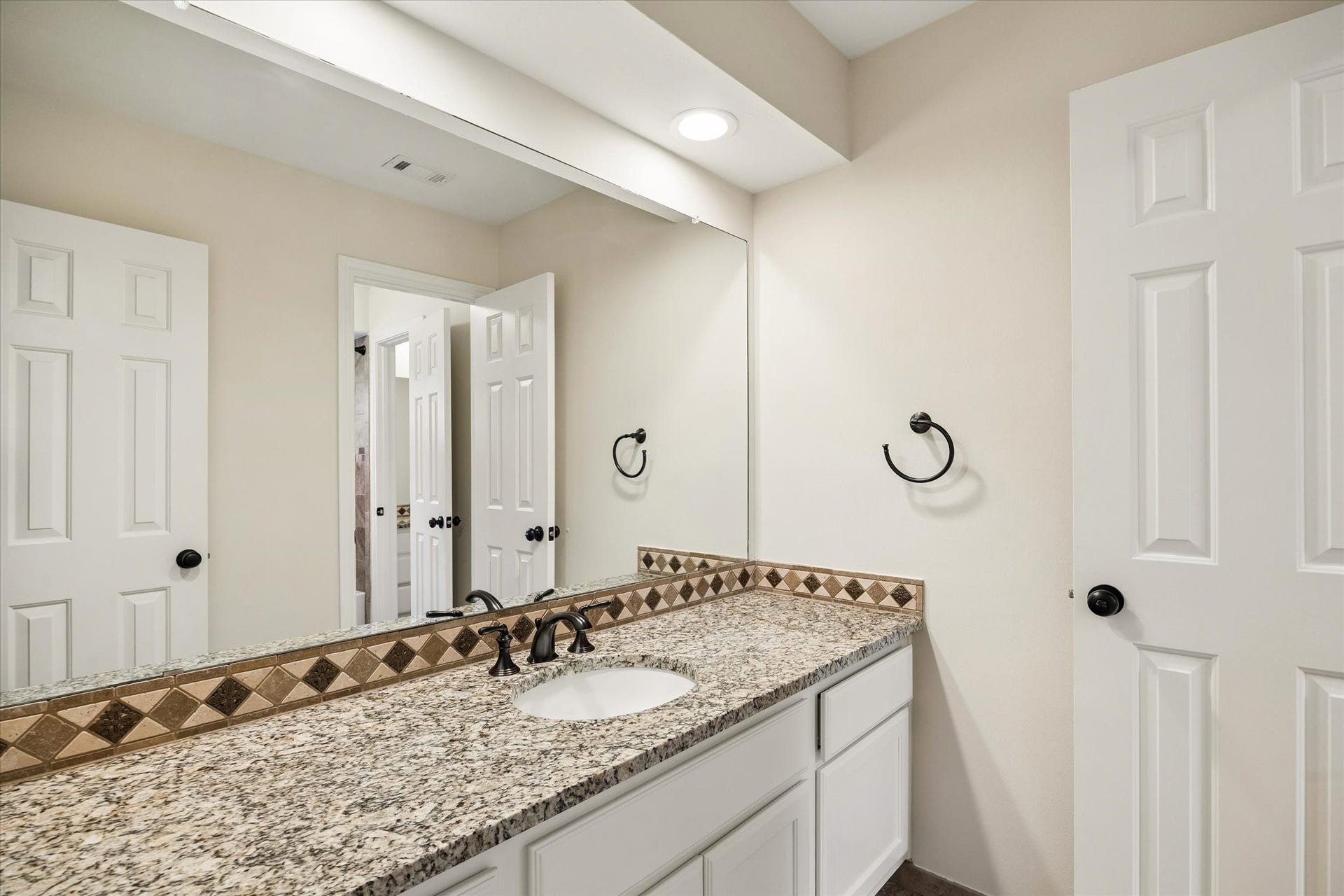 4103 STONE EDGE COURT, Sugar Land, TX 77479 BATHROOM 3 - JACK AND JILL
