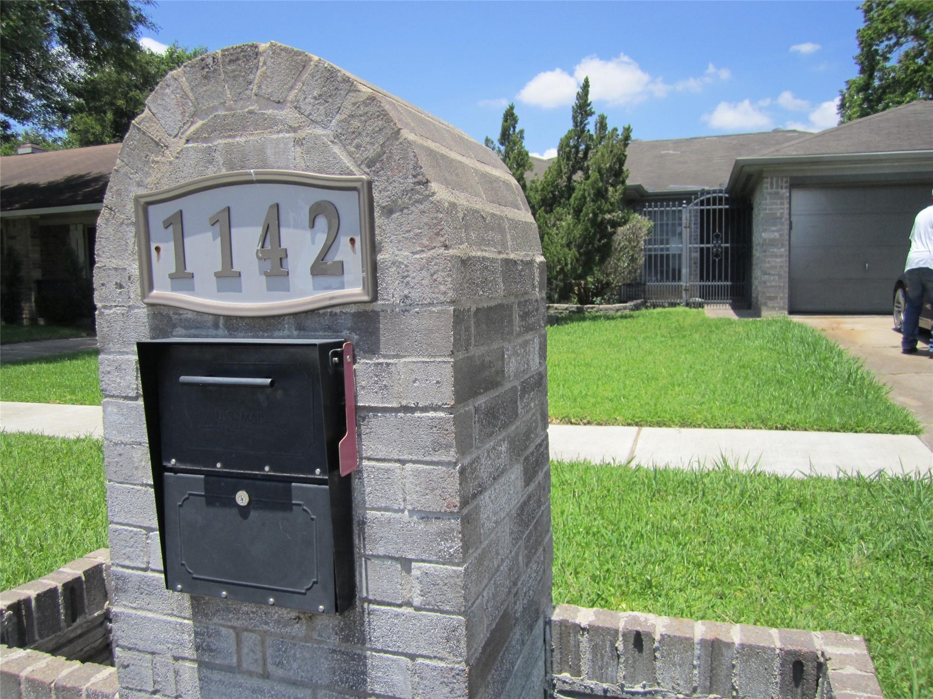 1142 MOSSRIDGE Drive, Missouri City, TX 77489 1142 MOSSRIDGE Drive, Missouri City, TX 77489