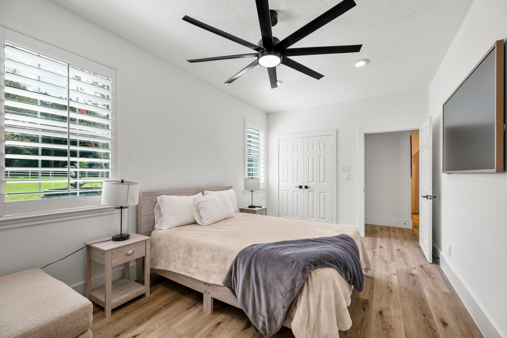 31219 Edgewater Drive, Magnolia, TX 77354 Another angle of this bedroom.