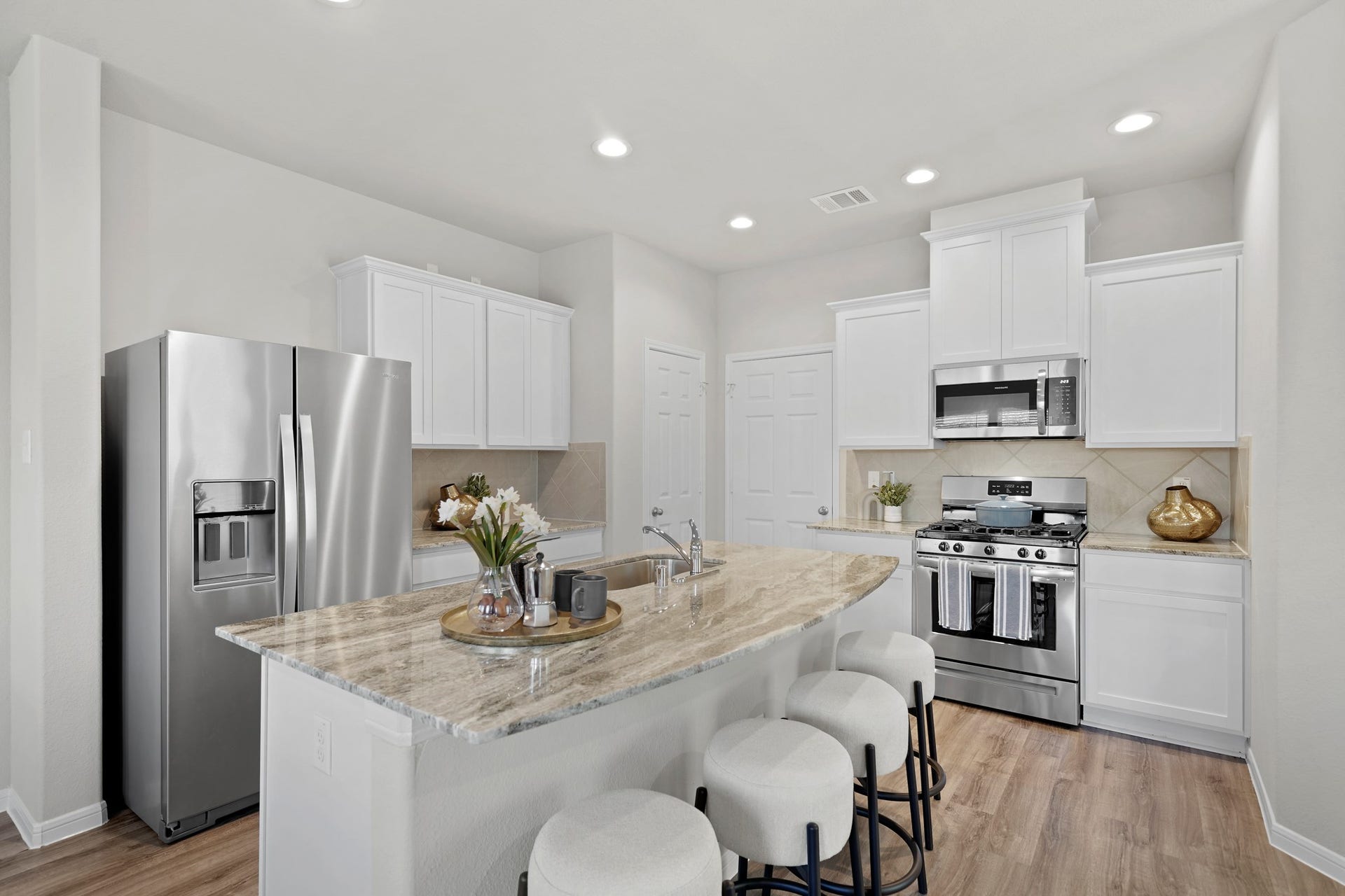 5017 Lady Morgan Drive, Houston, TX 77048 5017 Lady Morgan Drive, Houston, TX 77048