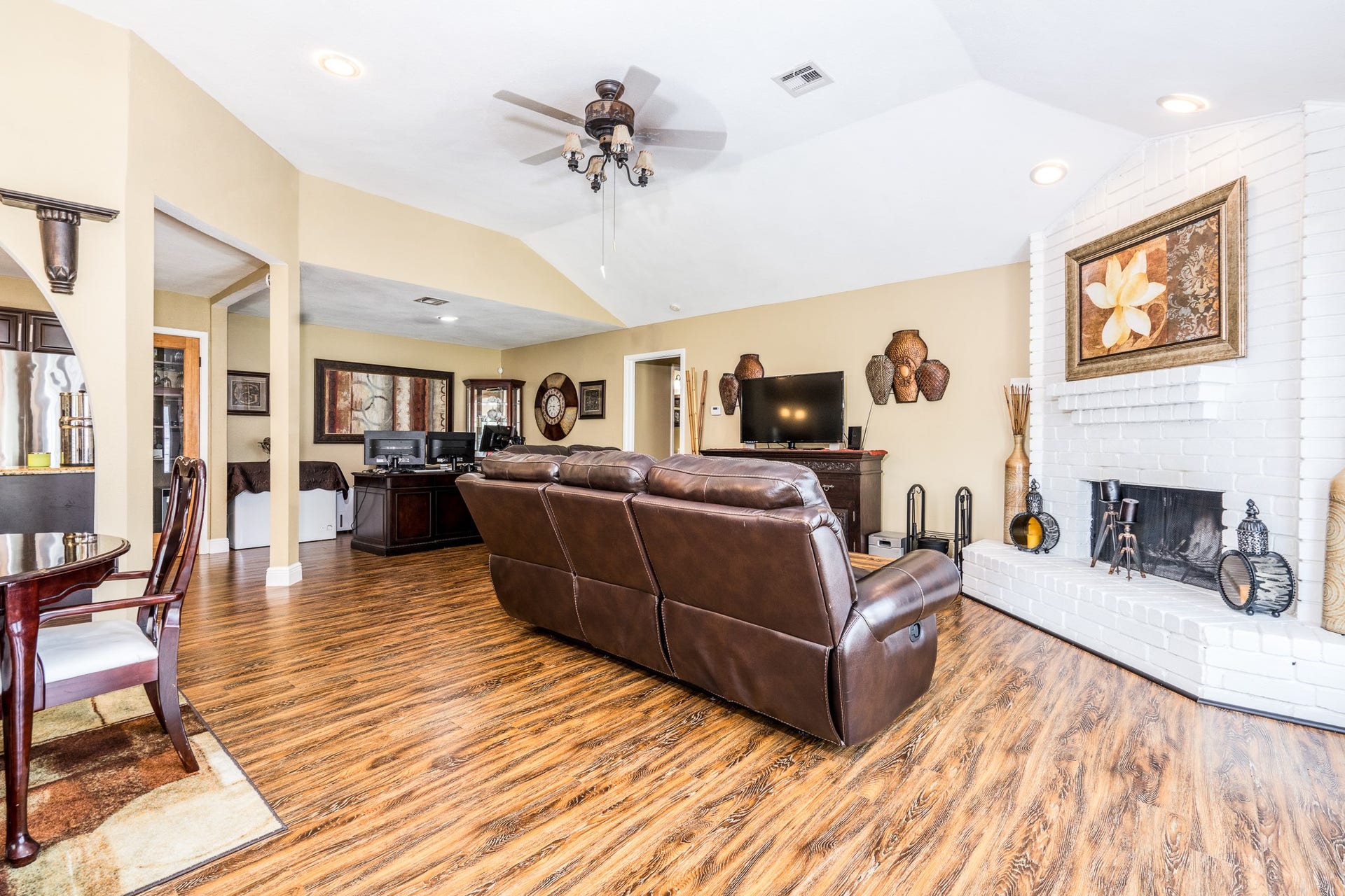 16210 Ridgegreen Drive, Houston, TX 77082 16210 Ridgegreen Drive, Houston, TX 77082