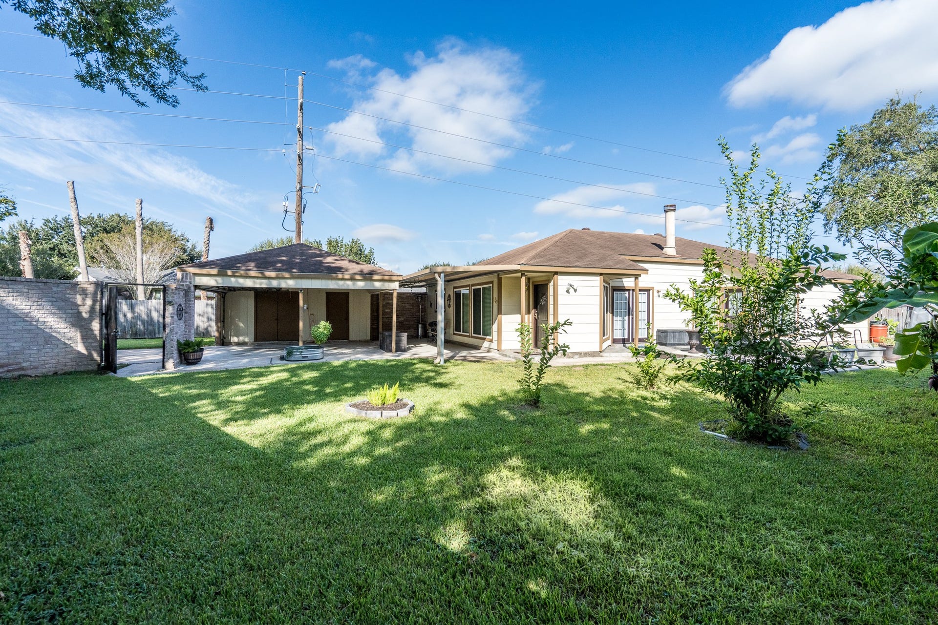 16210 Ridgegreen Drive, Houston, TX 77082 16210 Ridgegreen Drive, Houston, TX 77082