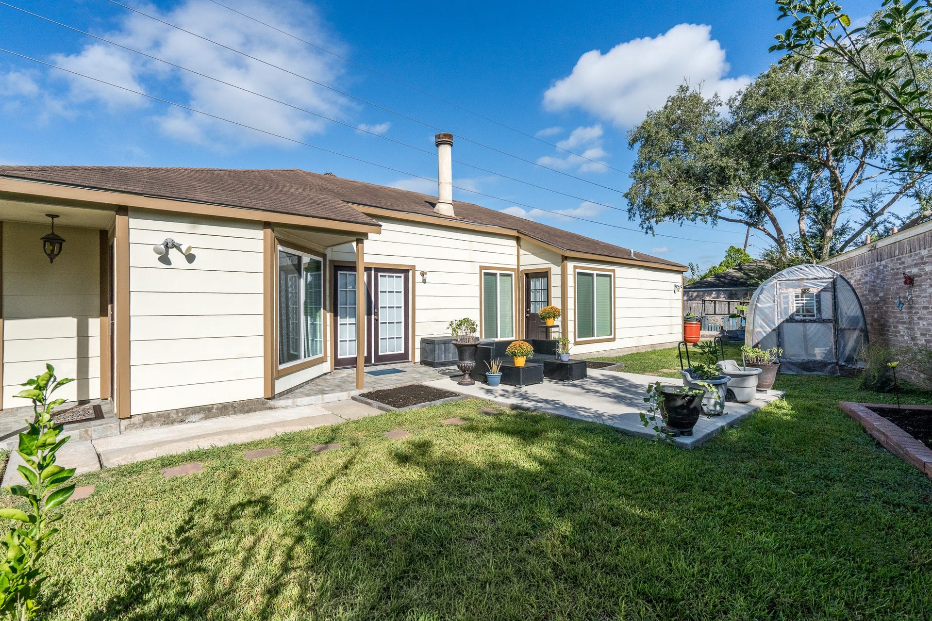 16210 Ridgegreen Drive, Houston, TX 77082 16210 Ridgegreen Drive, Houston, TX 77082