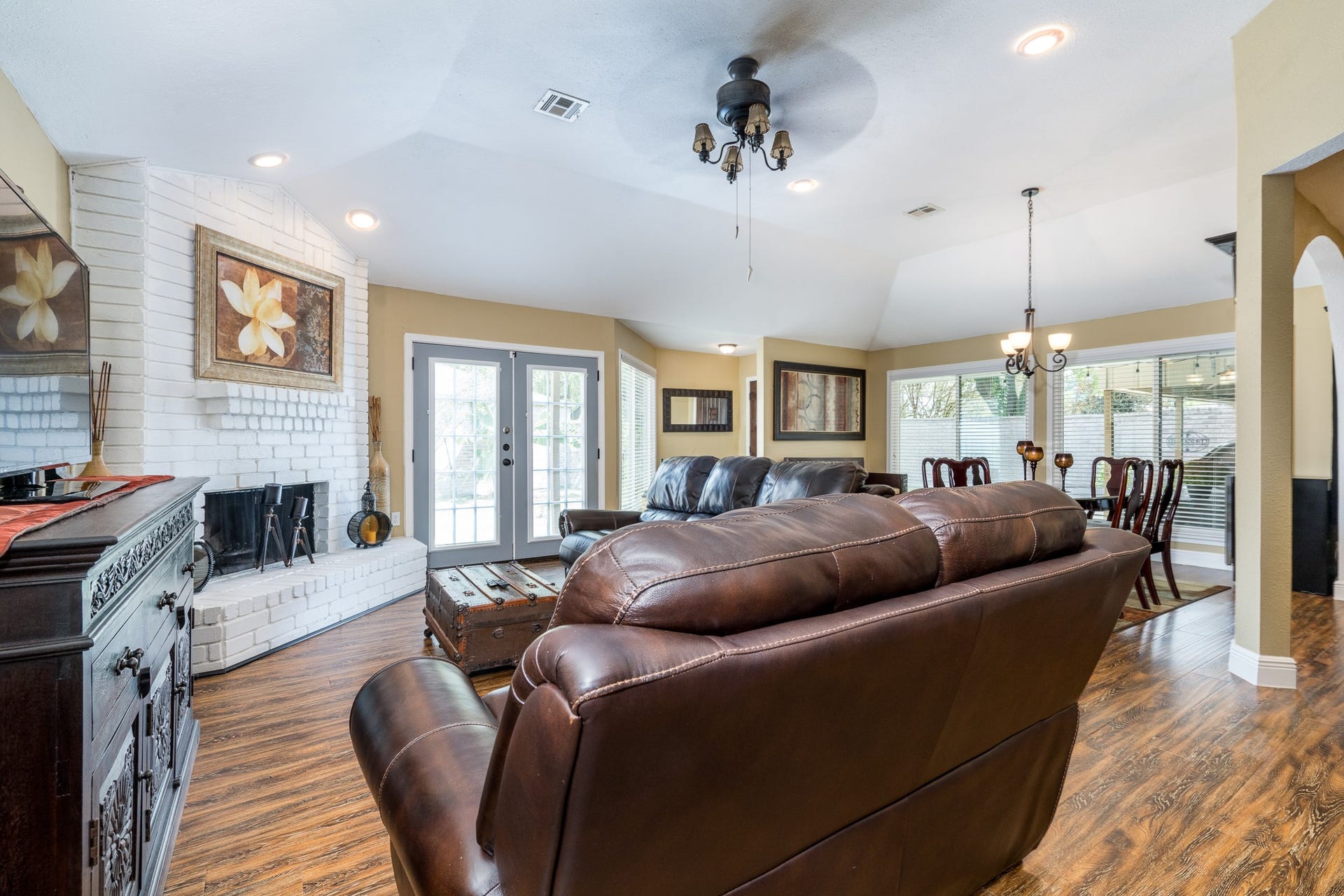 16210 Ridgegreen Drive, Houston, TX 77082 16210 Ridgegreen Drive, Houston, TX 77082