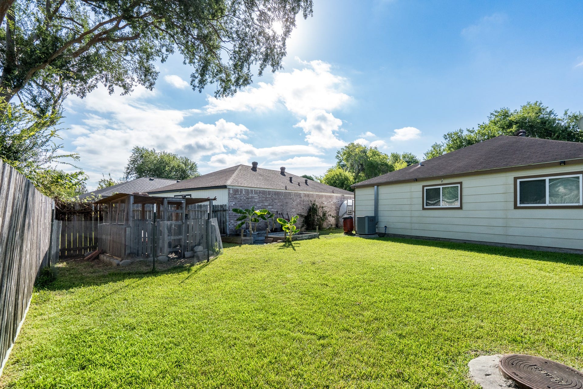 16210 Ridgegreen Drive, Houston, TX 77082 16210 Ridgegreen Drive, Houston, TX 77082