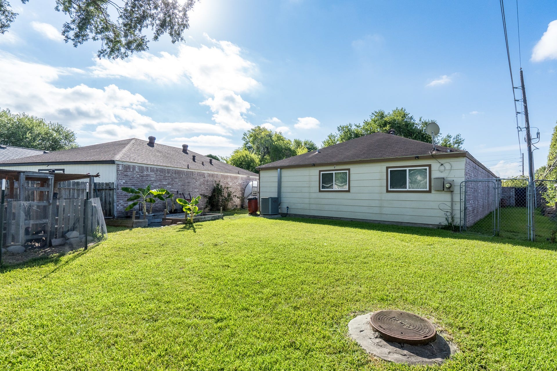 16210 Ridgegreen Drive, Houston, TX 77082 16210 Ridgegreen Drive, Houston, TX 77082