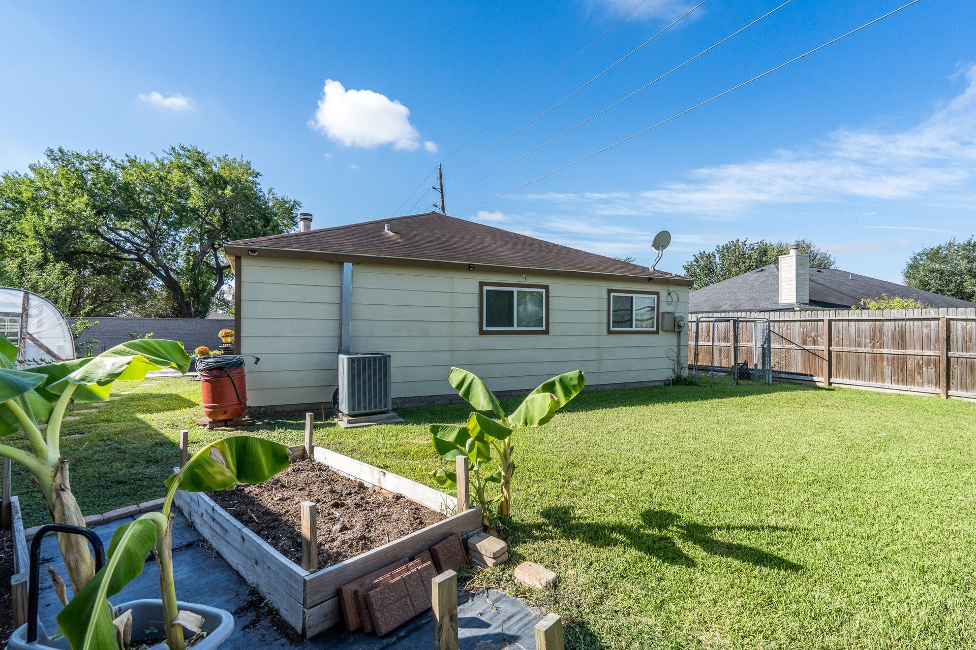 16210 Ridgegreen Drive, Houston, TX 77082 16210 Ridgegreen Drive, Houston, TX 77082